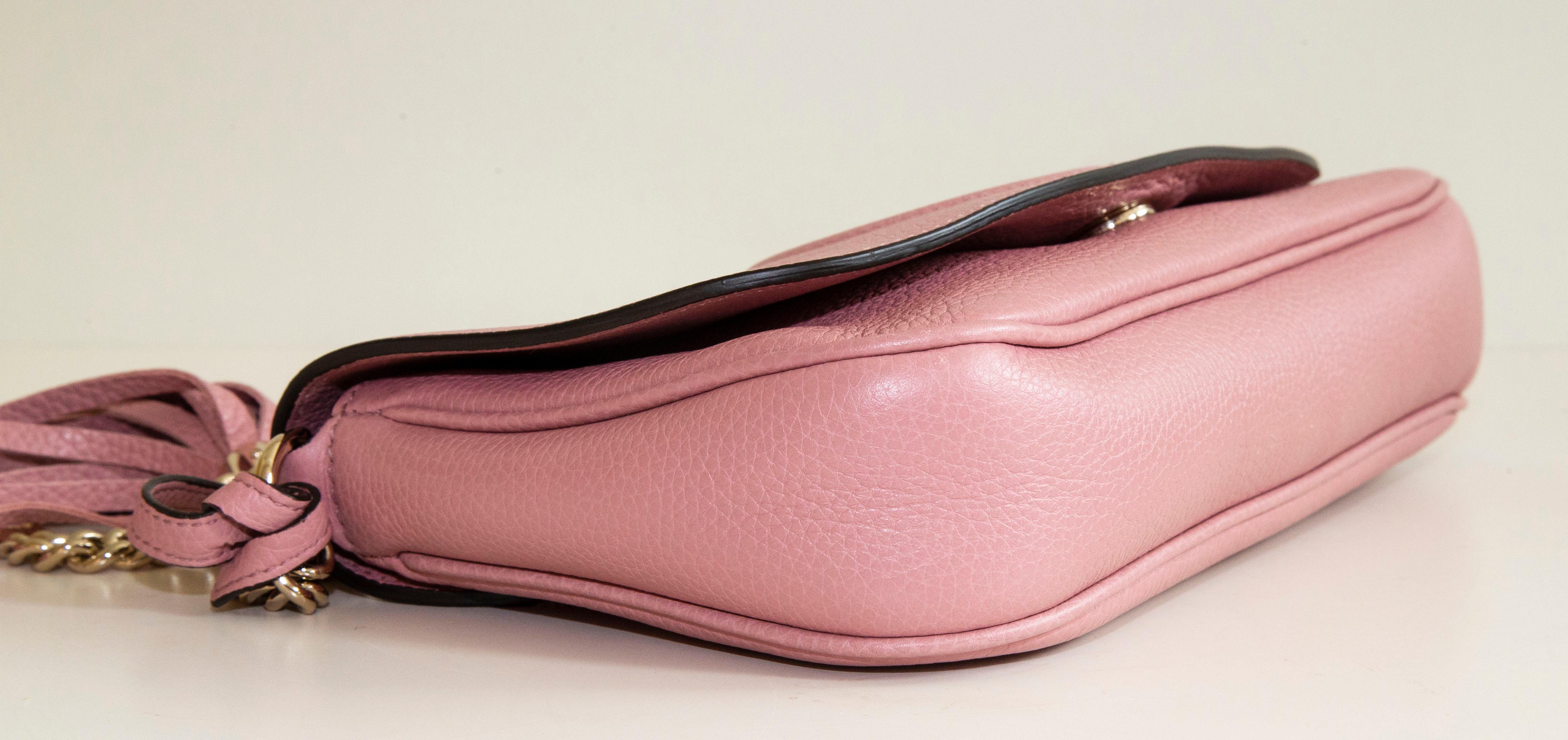 Gucci Soho Pink Leather Crossbody Bag In Excellent Condition For Sale In Arnhem, NL