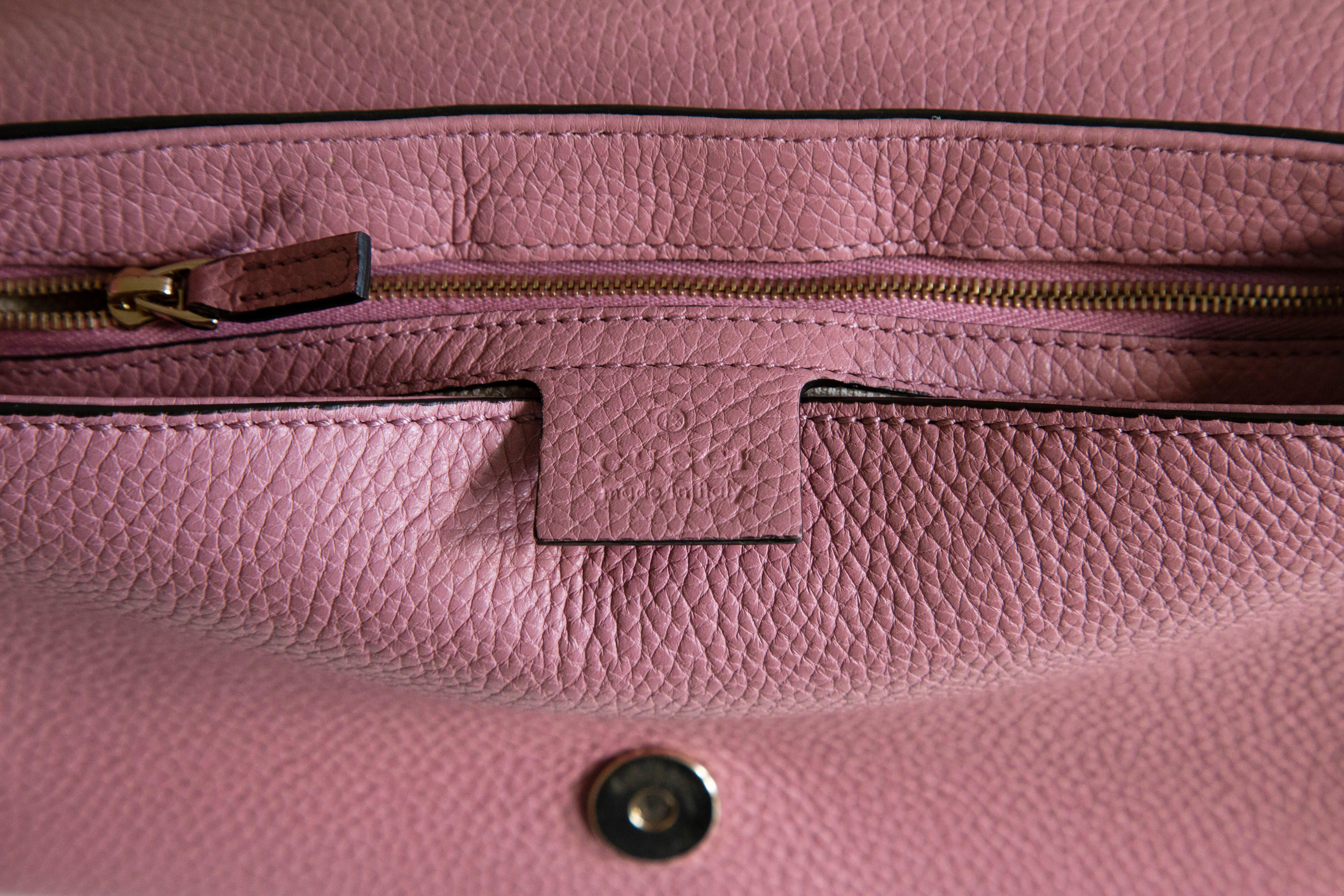 Gucci Soho Pink Leather Crossbody Bag For Sale 2