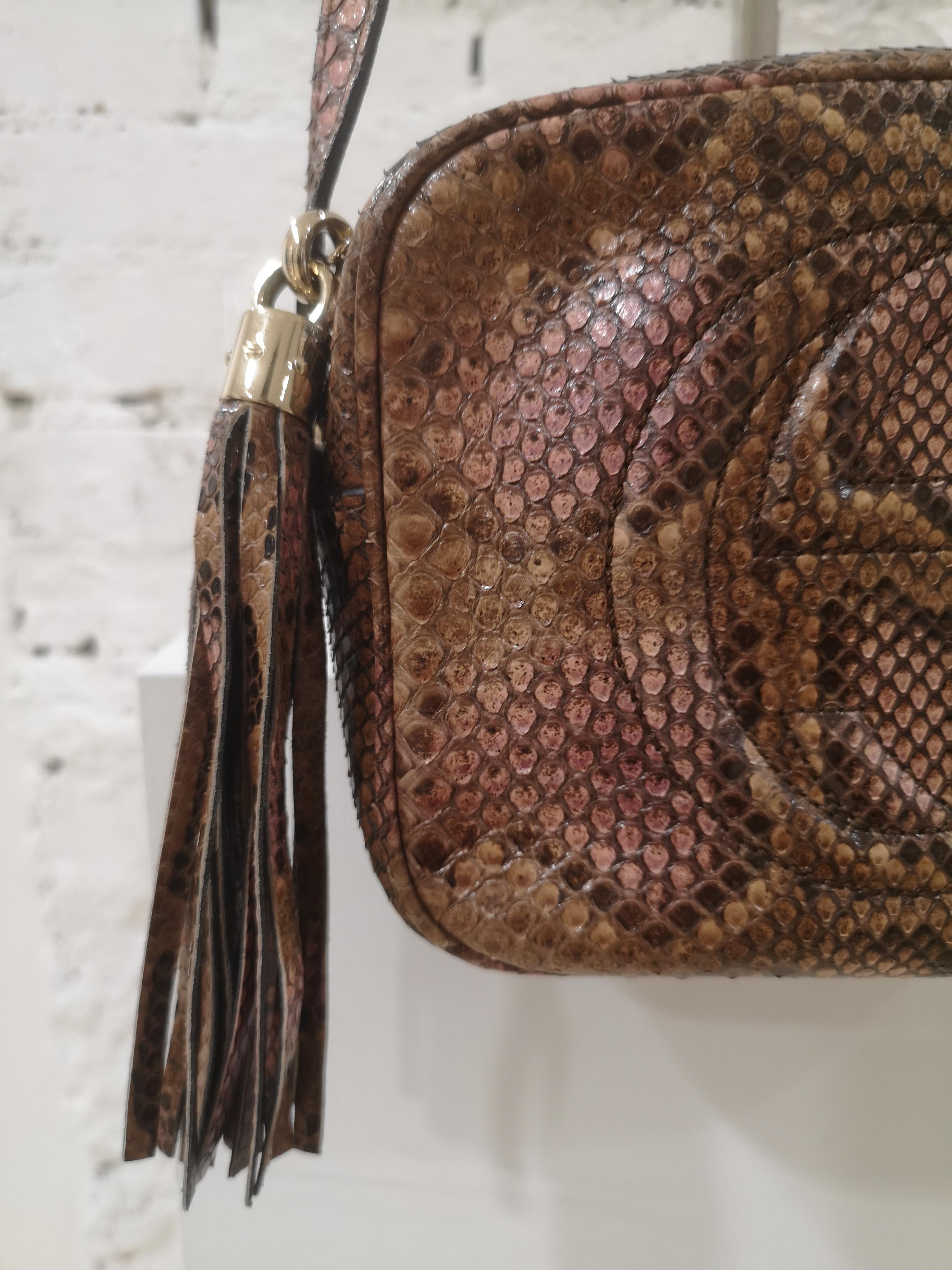 Gucci Soho python shoulder bag In Excellent Condition In Capri, IT