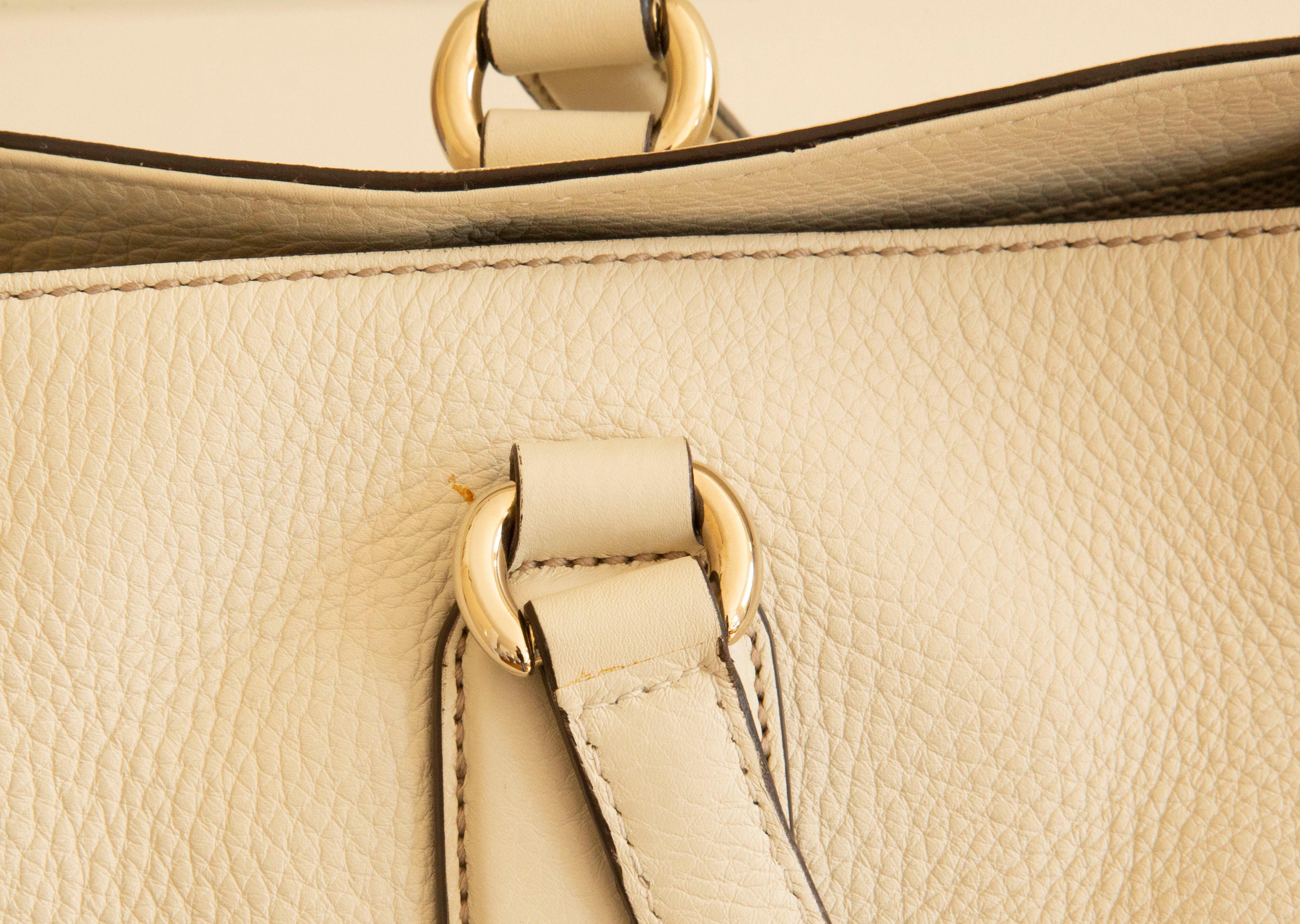 Gucci Soho Shopper in White Off Leather For Sale 11