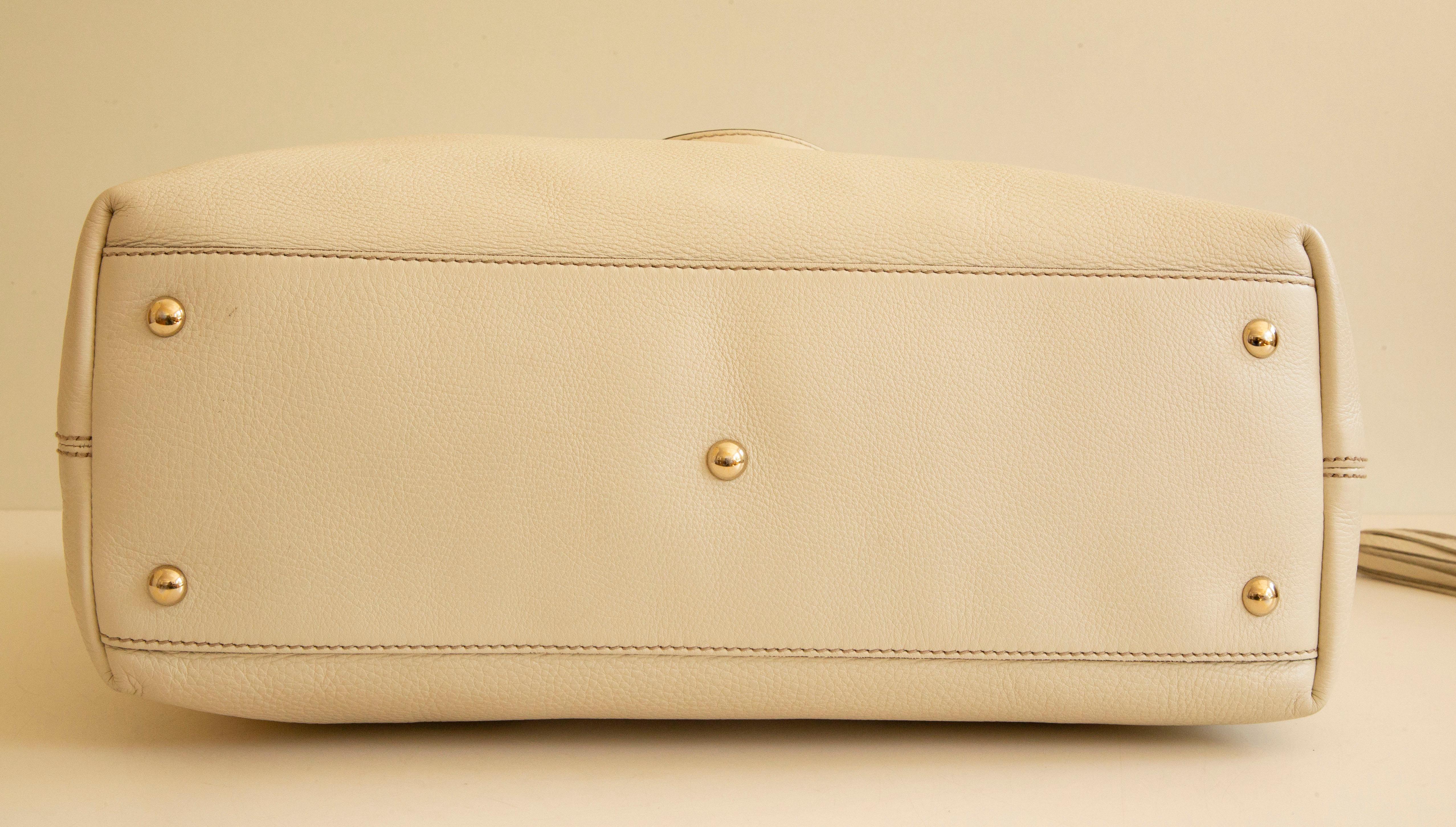 Gucci Soho Shopper in White Off Leather For Sale 2