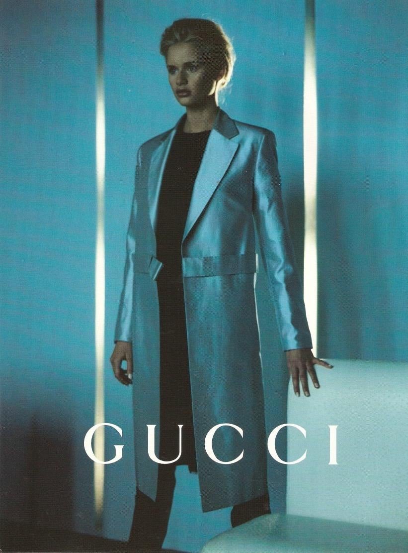 Un pezzo davvero iconico dell'era Tom Ford for Gucci in eccellenti condizioni vintage.

Taglia IT 40, veste come una Small.

Misure (steso in piano su un lato):

Da spalla a spalla - 41 cm (16