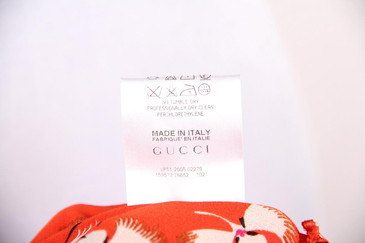 Rosso Gucci SS 2006 Nuovo Top in seta con etichette in vendita