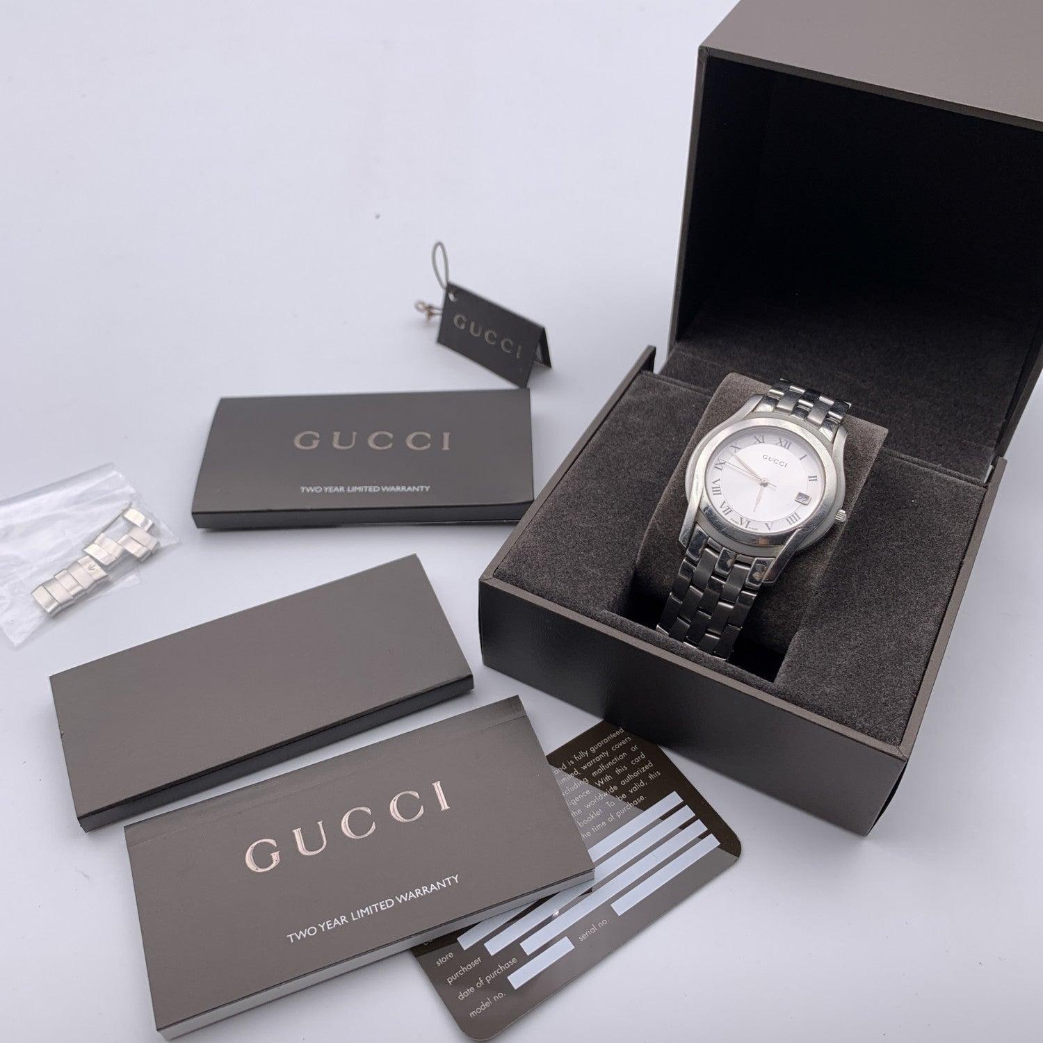 Women's or Men's Gucci Stainless Steel 5500 M Quartz Wrist Watch Date Indicator