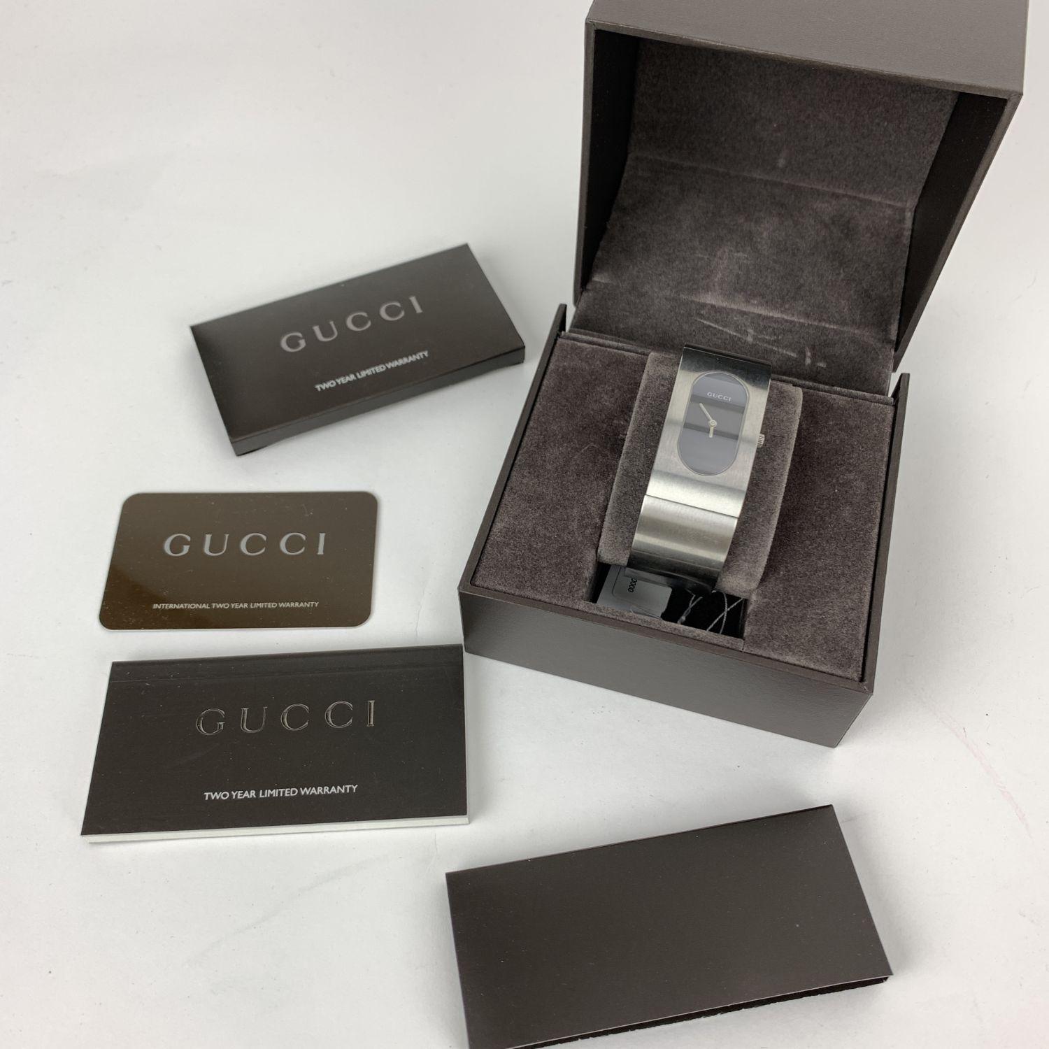 Gucci Stainless Steel Mod 2400 L Bangle Bracelet Wrist Watch In Excellent Condition In Rome, Rome