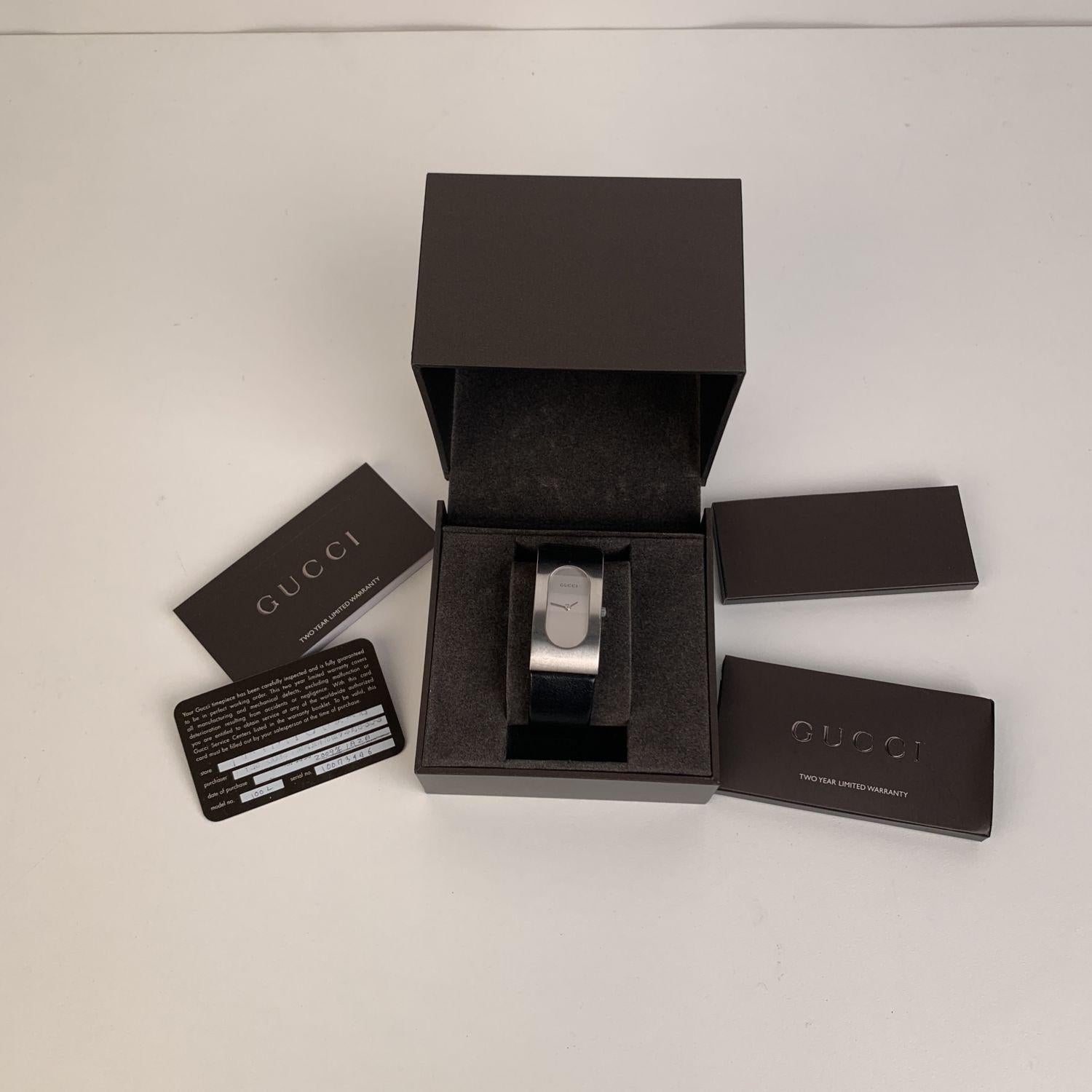 Gucci Stainless Steel Mod 2400 L Wrist Watch Black Leather In Excellent Condition In Rome, Rome