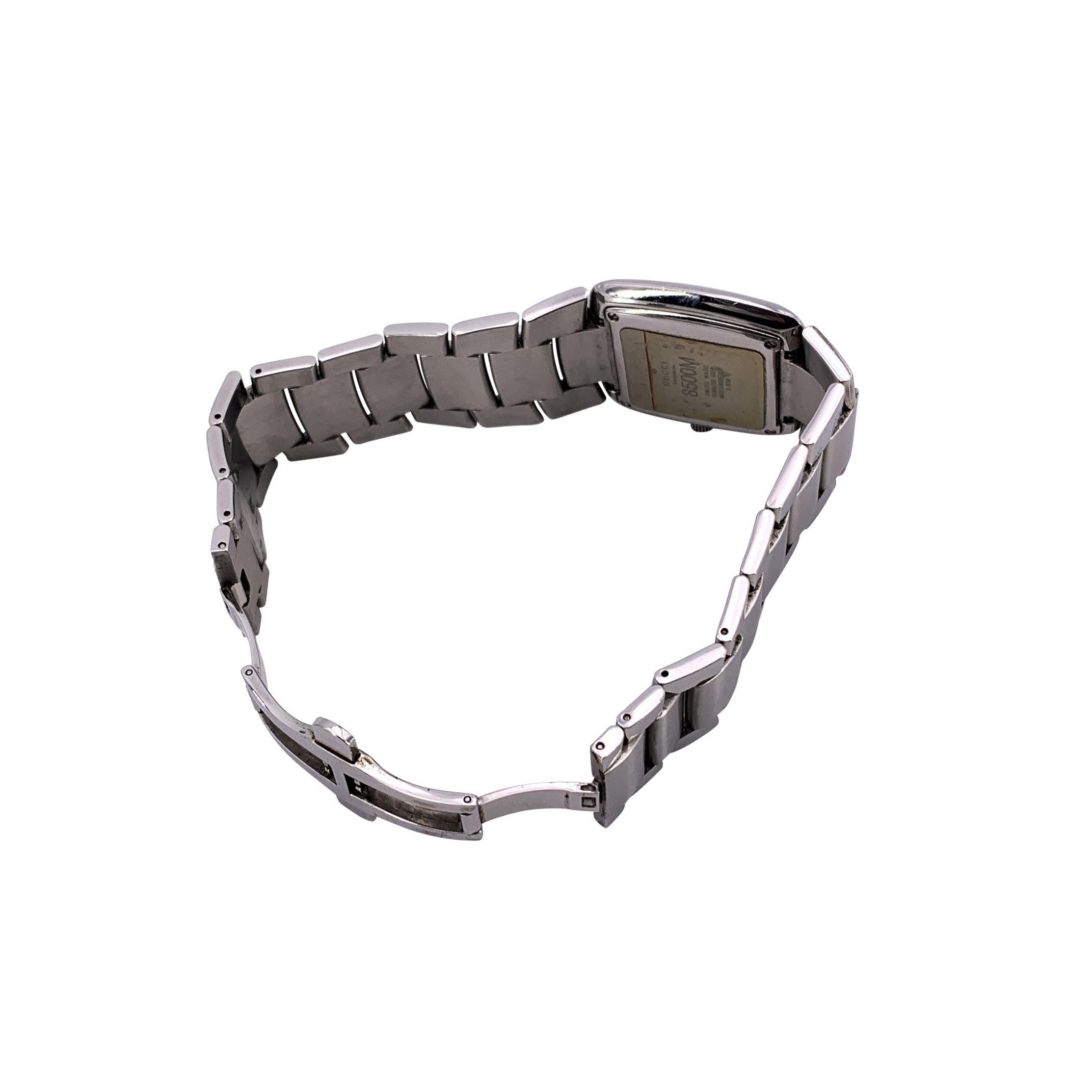 Argento Gucci Stainless Steel Mod 8500 M Wrist Watch Silver Dial in vendita