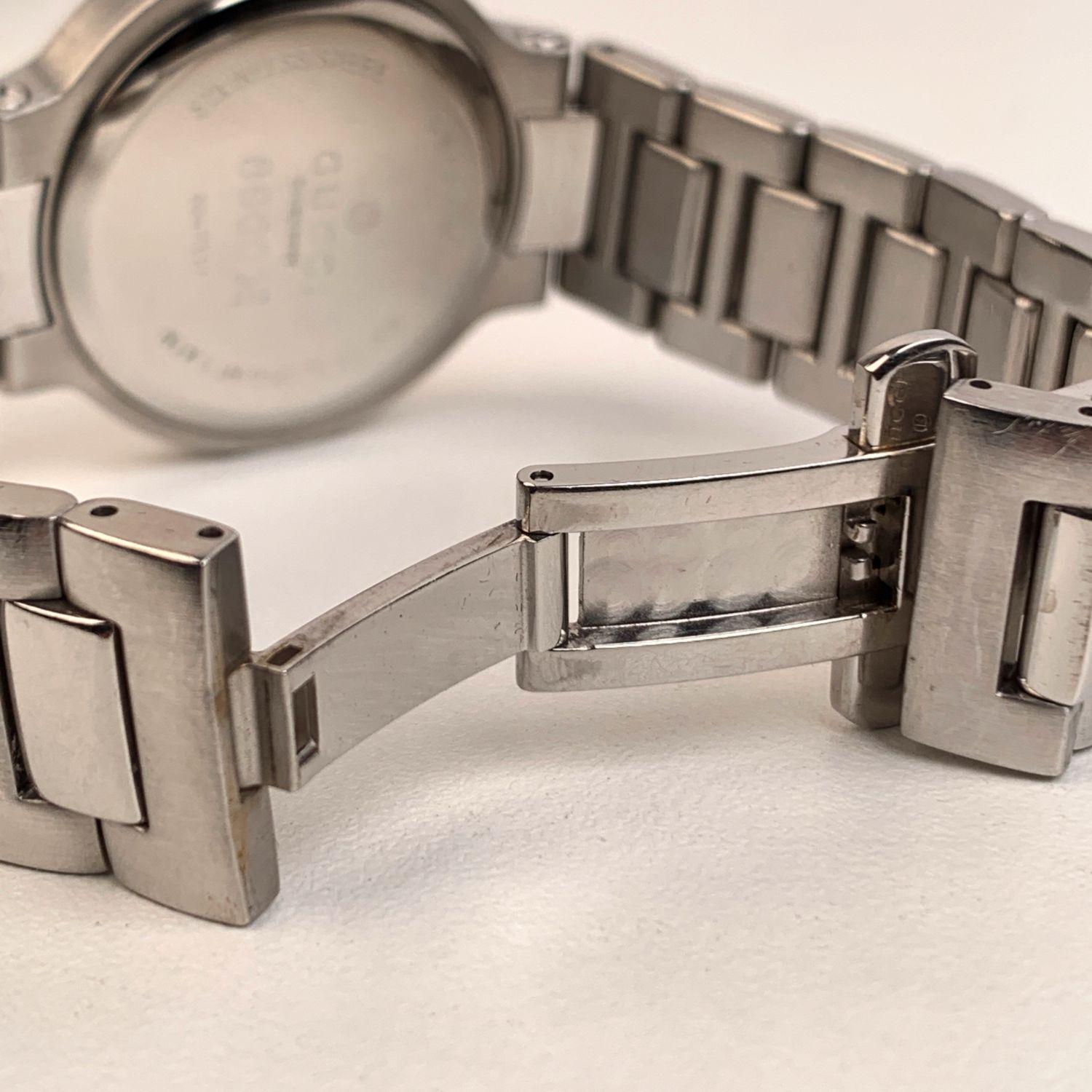 Gucci Stainless Steel Mod 8900 M Unisex Wrist Watch Black Dial 2