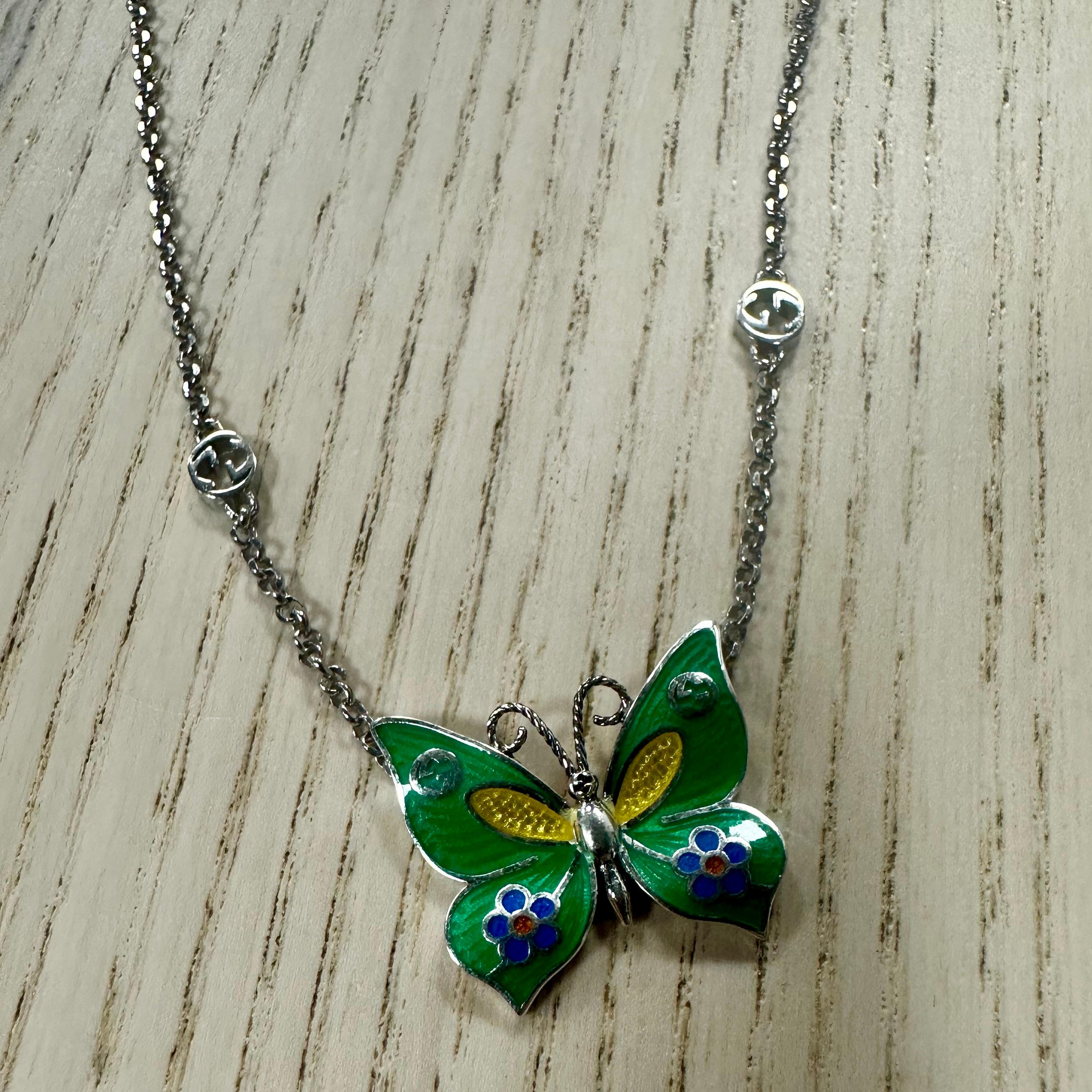 Gucci Sterling Silver Butterfly Pendant Necklace Green In New Condition For Sale In Montreal, Quebec