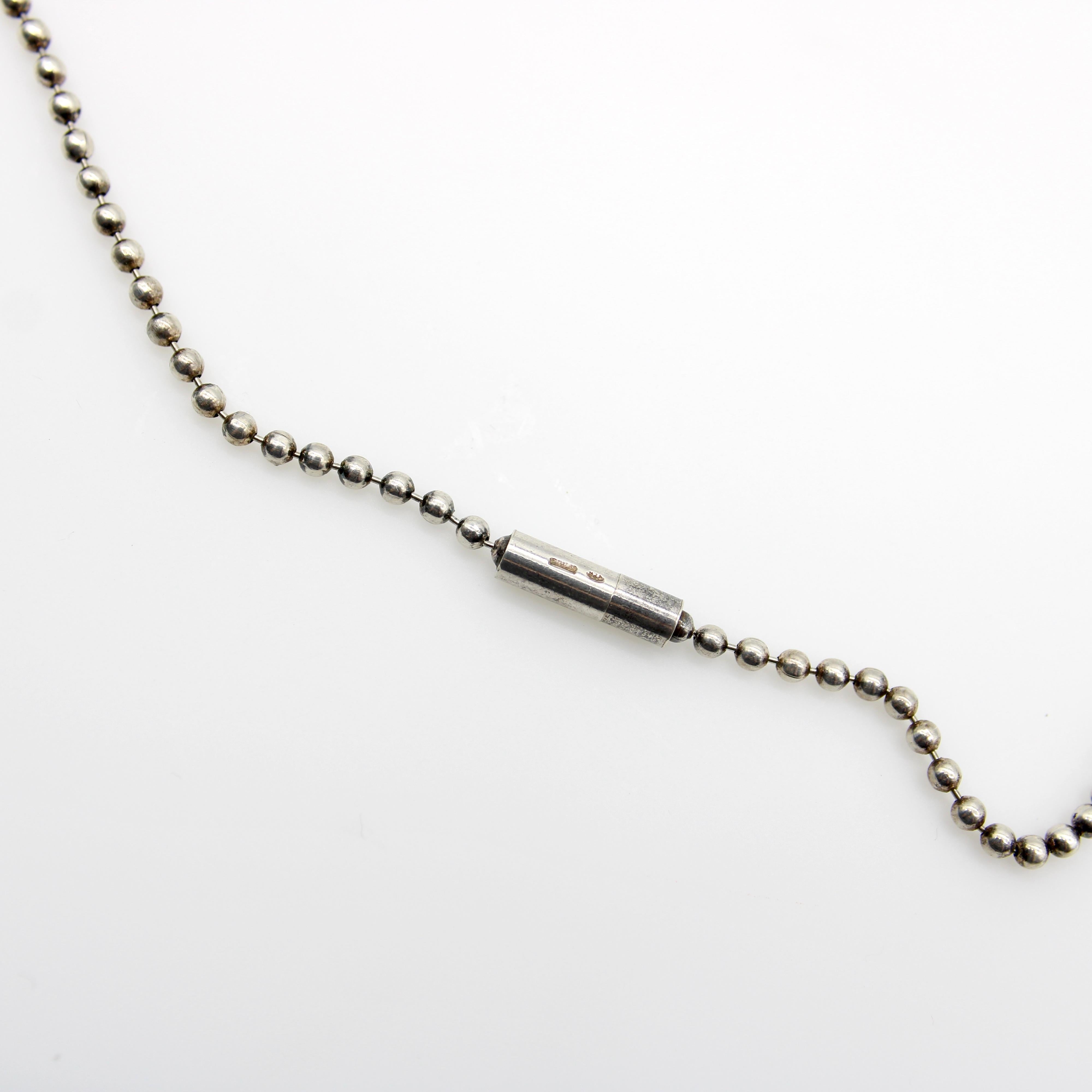 Collana con doppia medaglietta di Gucci in argento sterling in vendita 1