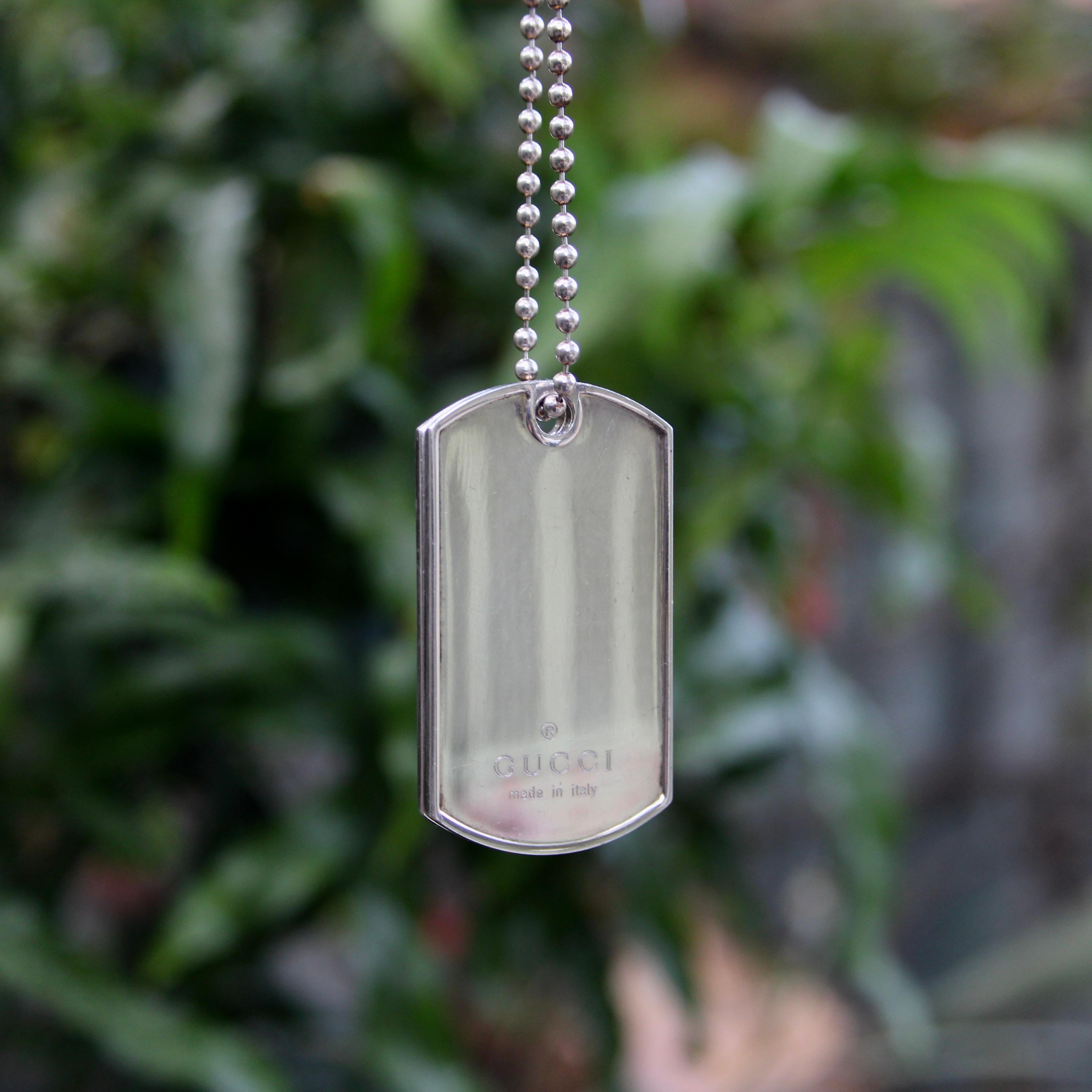 Collana con doppia medaglietta di Gucci in argento sterling in vendita 3