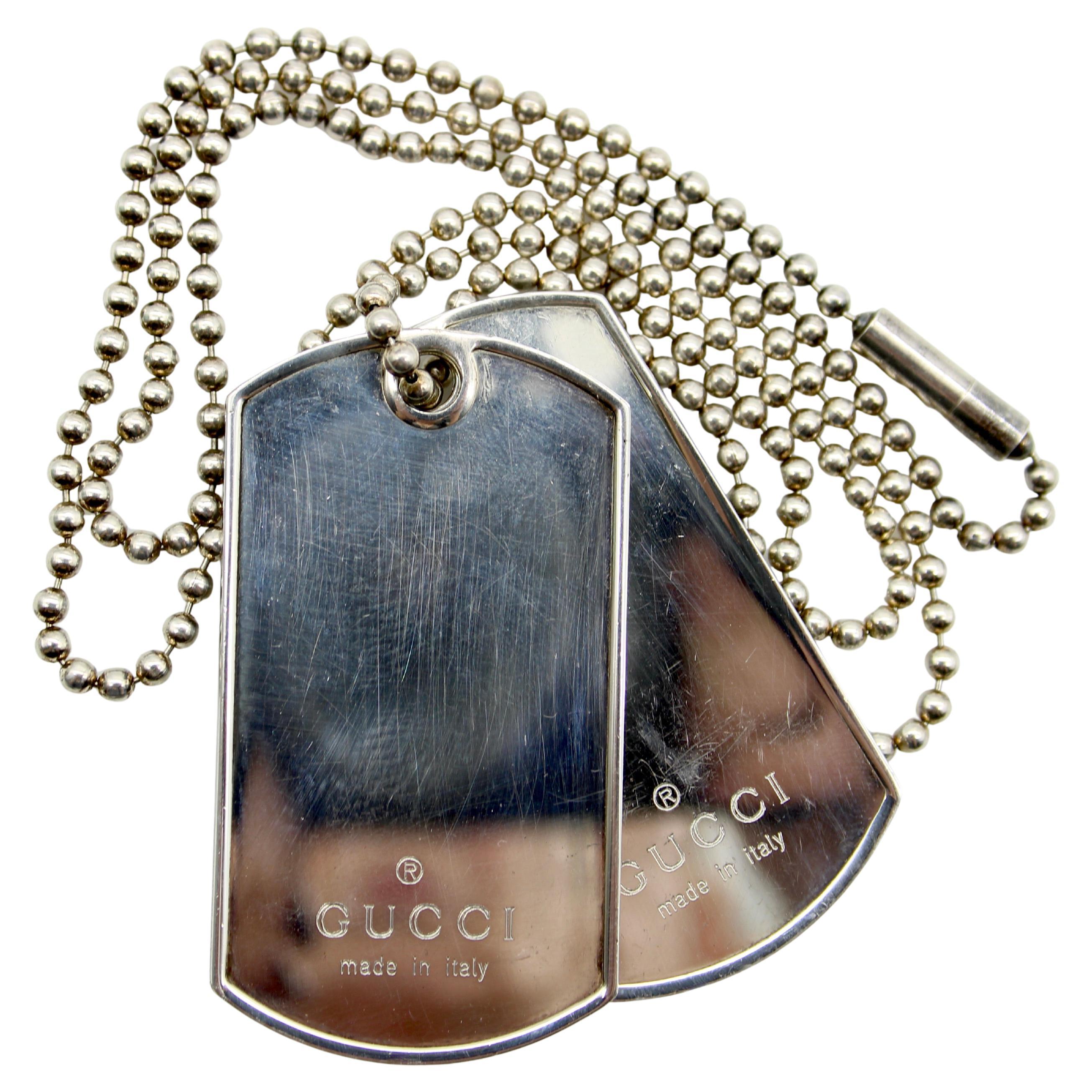 Collana con doppia medaglietta di Gucci in argento sterling