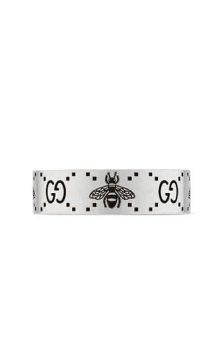Gucci Sterlingsilber GG und gravierter Ring mit Bienengravur YBC728389001 im Zustand „Neu“ im Angebot in Wilmington, DE