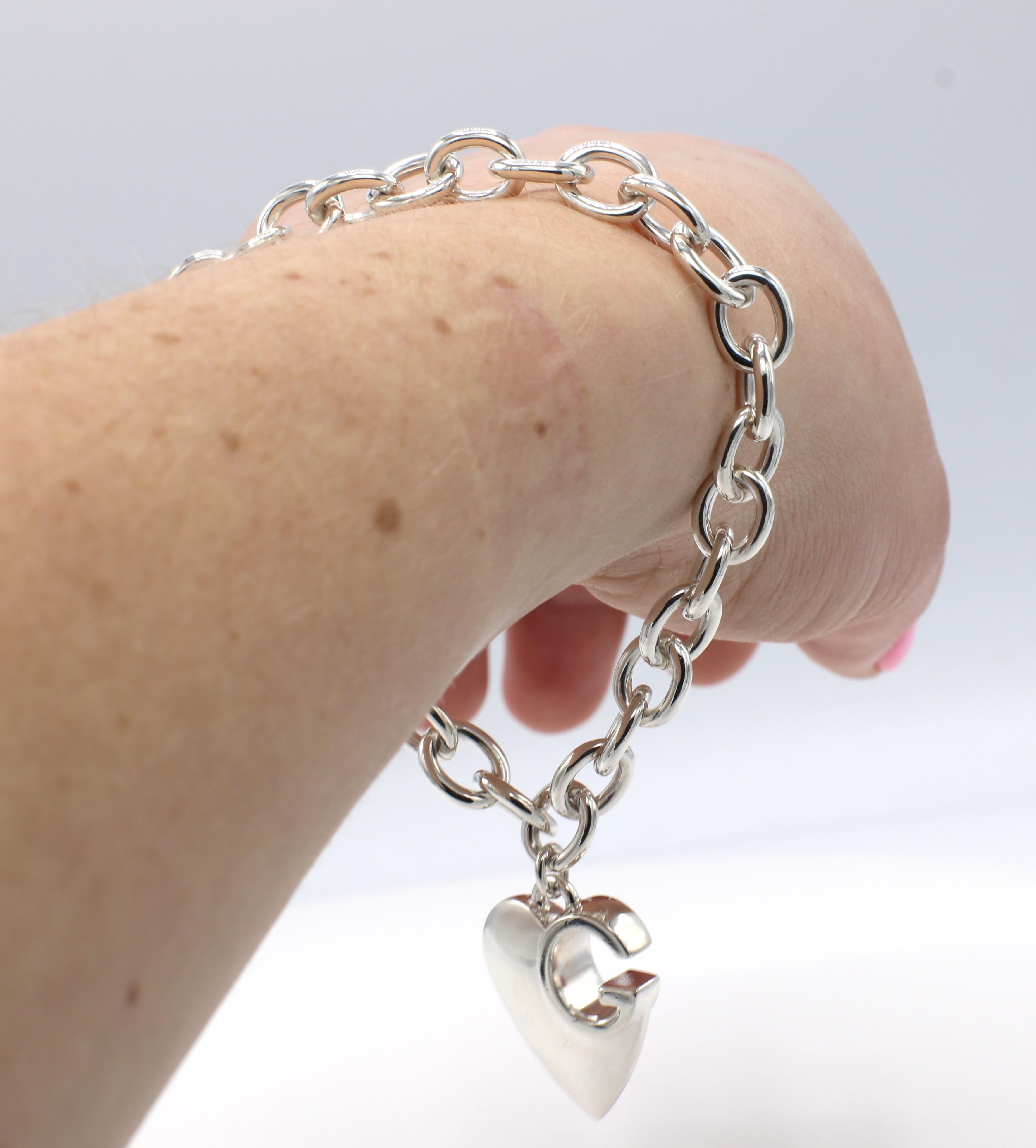Modern Gucci Sterling Silver Heart Charm Tag Link Bracelet