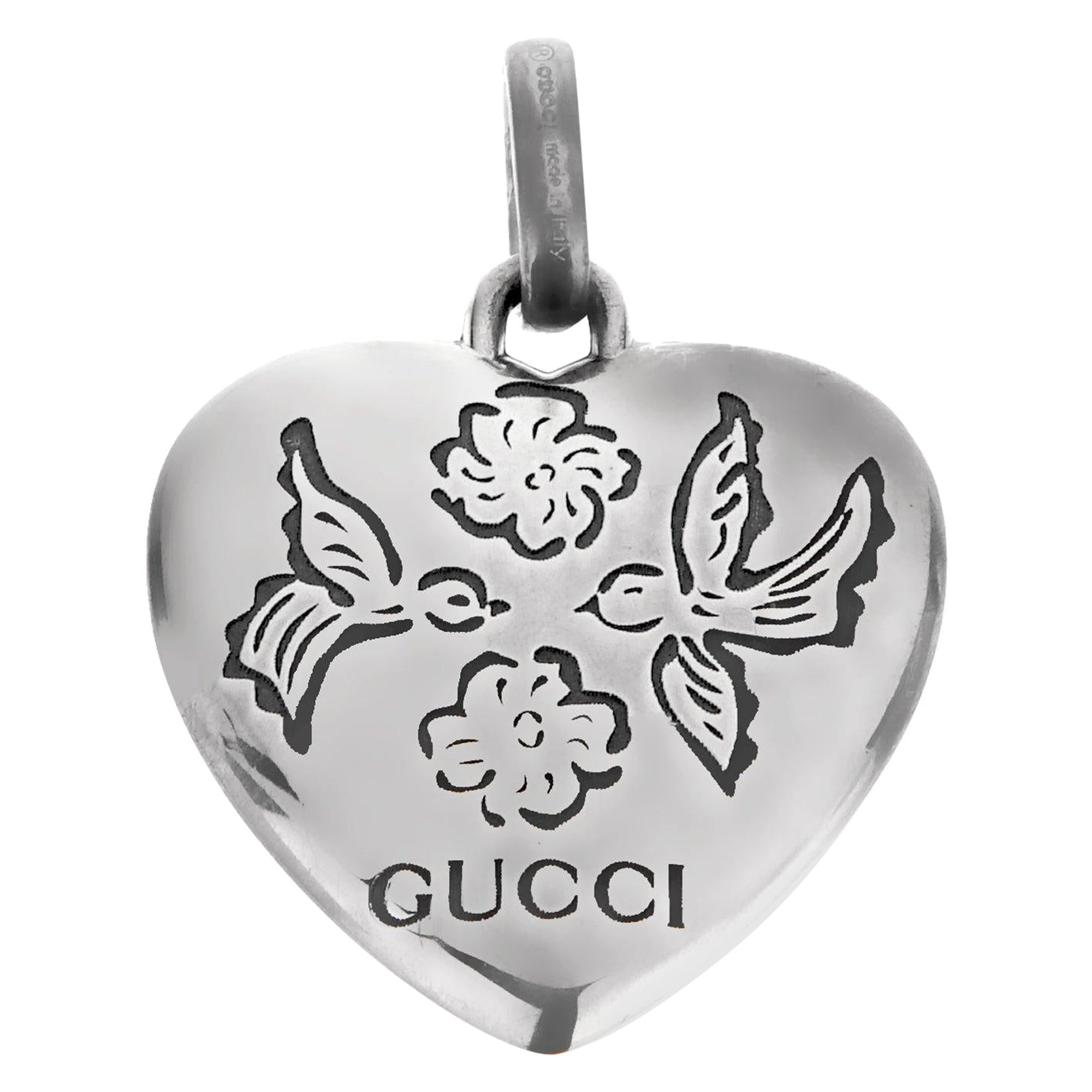 Ciondolo a forma di cuore in argento Sterling di Gucci - "Blind for Love" (cieco per amore) in vendita