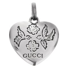 Ciondolo a forma di cuore in argento Sterling di Gucci - "Blind for Love" (cieco per amore)