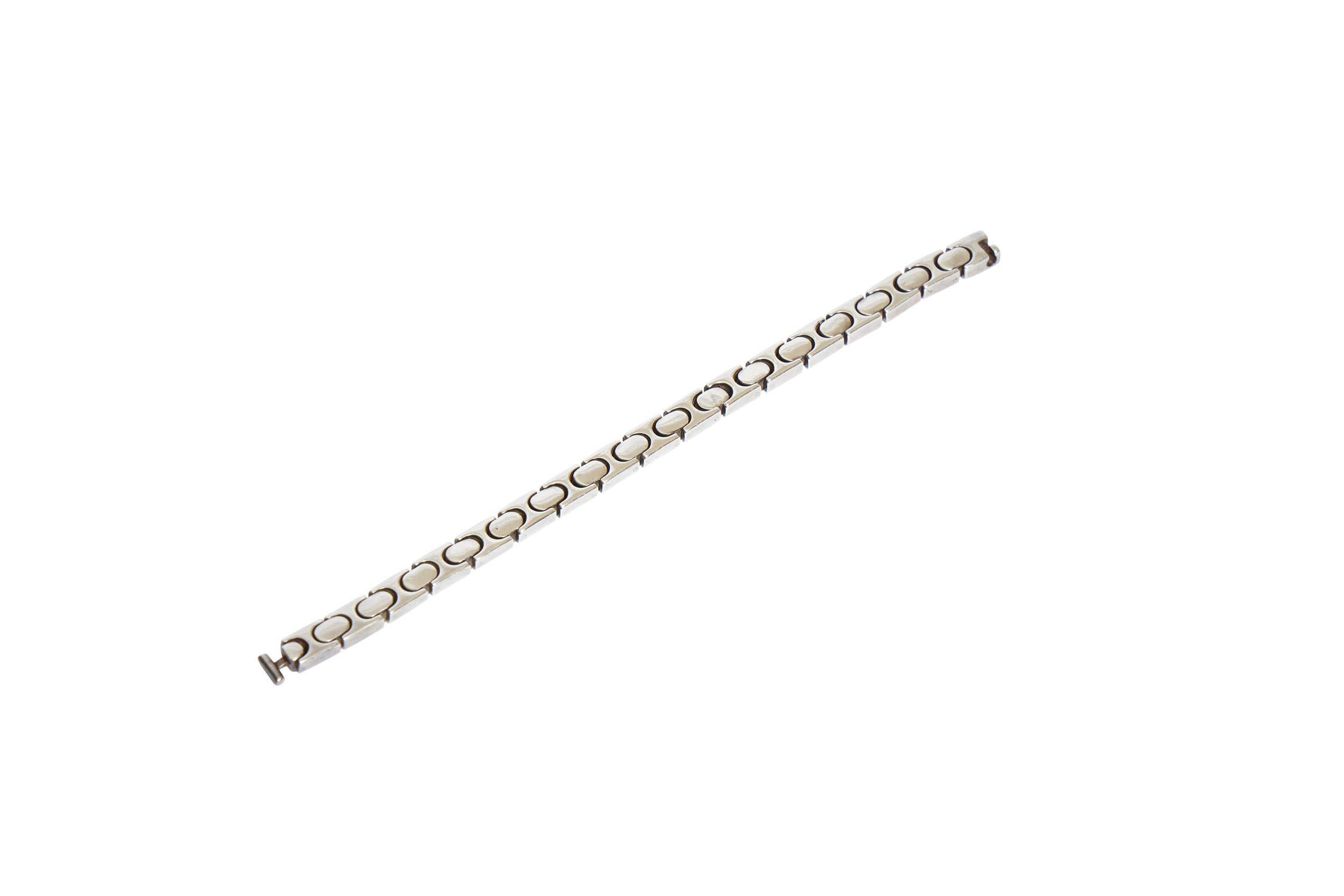 Gucci sterling silver chain link bracelet. Comes with velvet pouch.