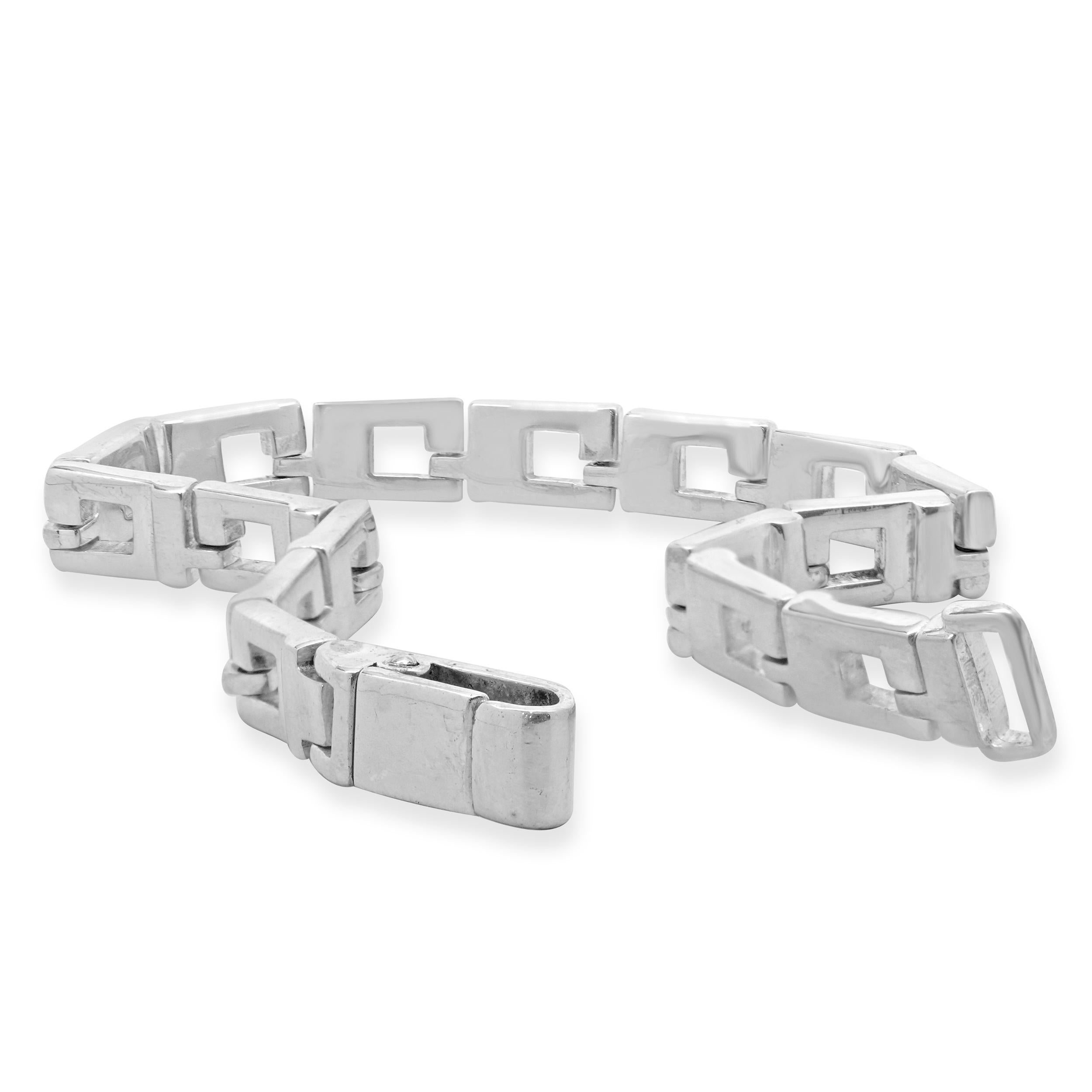 Women's or Men's Gucci Sterling Silver Logo Link Bracelet For Sale