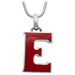 Collana con ciondolo Lettera E in smalto rosso di Gucci in argento Sterling con catena Les Bernard