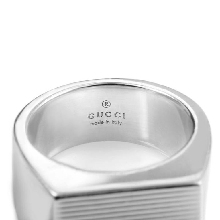 Gucci Sterling Silver Ridged Signet Ring 163117J84008106 at 1stDibs ...