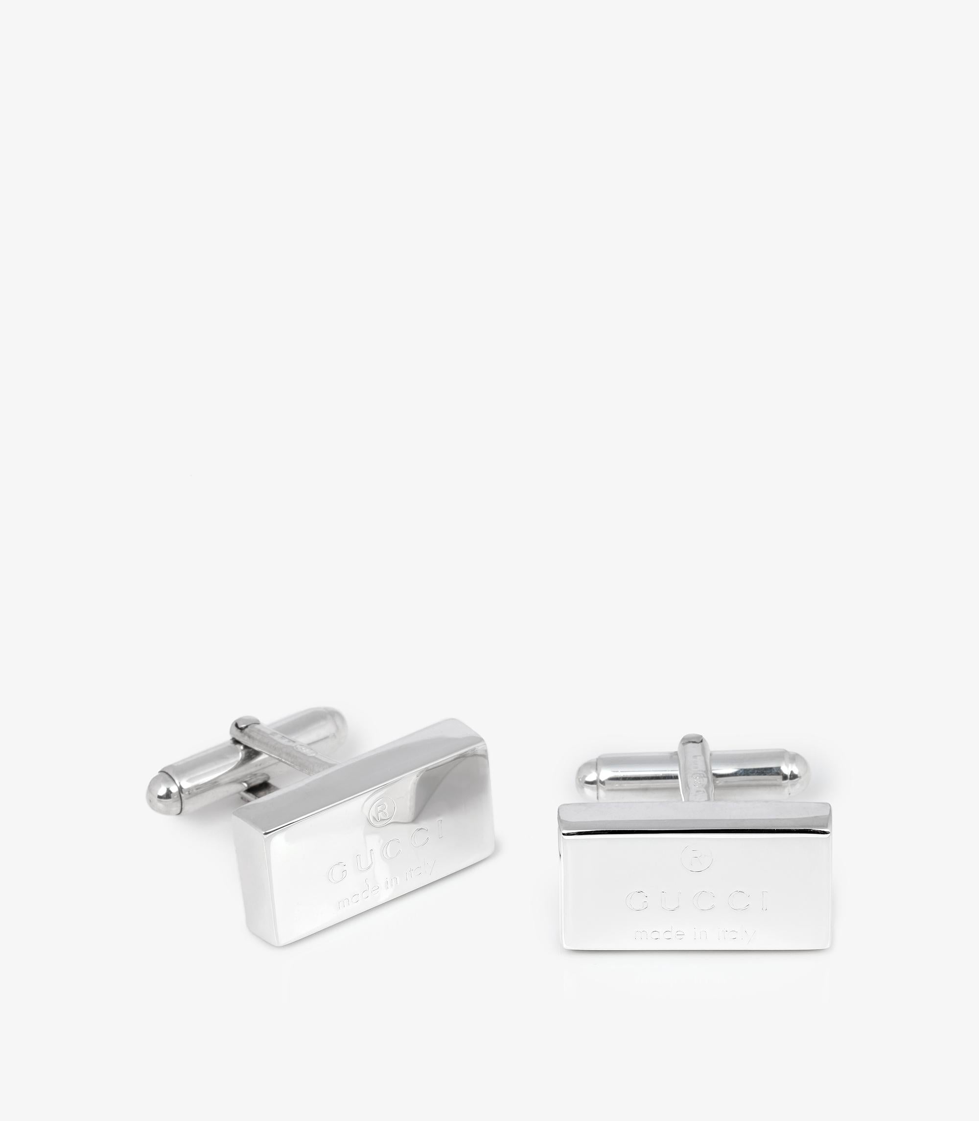 Gucci Sterling Silver Signature Cufflinks

Brand- Gucci
Model- Signature Cufflinks
Product Type- Cufflinks
Material(s)- Sterling Silver

Length- 2cm
Width- 1cm
Total Weight- 25.6g