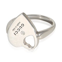 Anello Gucci in argento sterling con marchio e cuore traforato