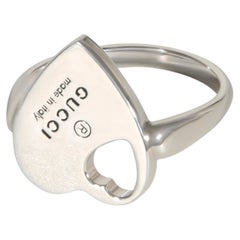 Anello Gucci in argento sterling con marchio e cuore traforato