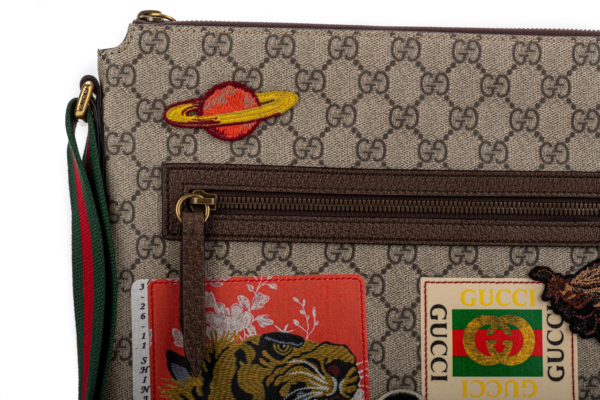 Gucci Stickers Tiger Crossbody Bag - Limited Edition In Excellent Condition In West Hollywood, CA