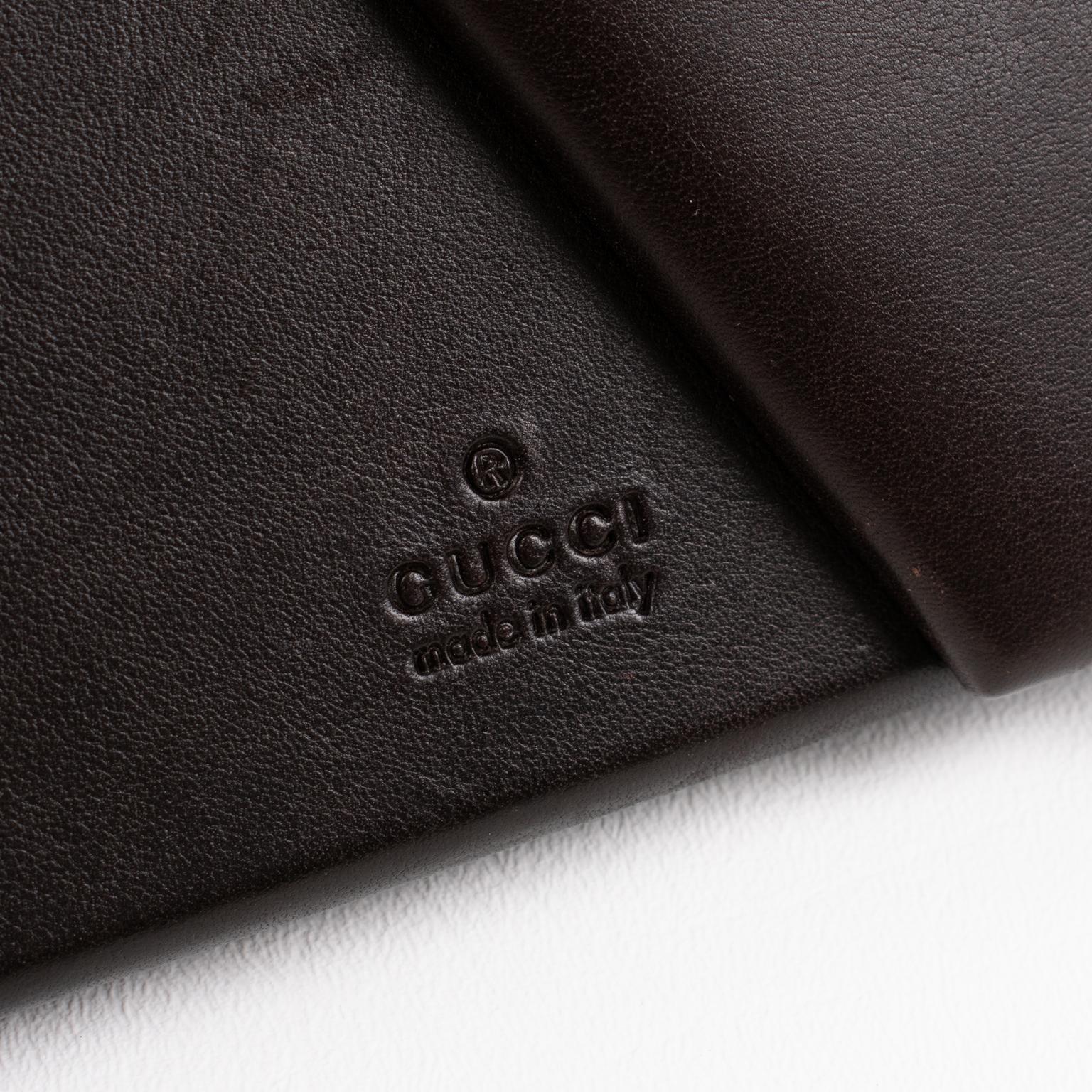 Cornice per foto in pelle di cioccolato Stitch by Stitch di Gucci, circa 1990 In condizioni ottime in vendita a Atlanta, GA
