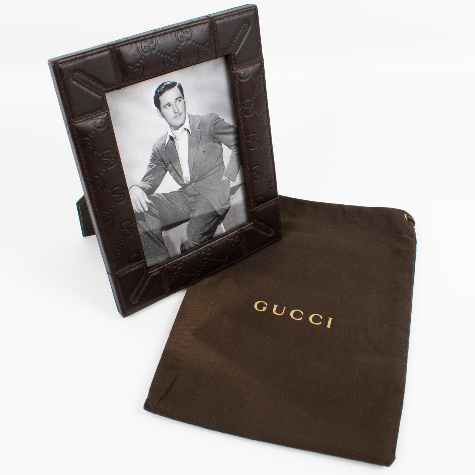 Cornice per foto in pelle di cioccolato Stitch by Stitch di Gucci, circa 1990 in vendita 1