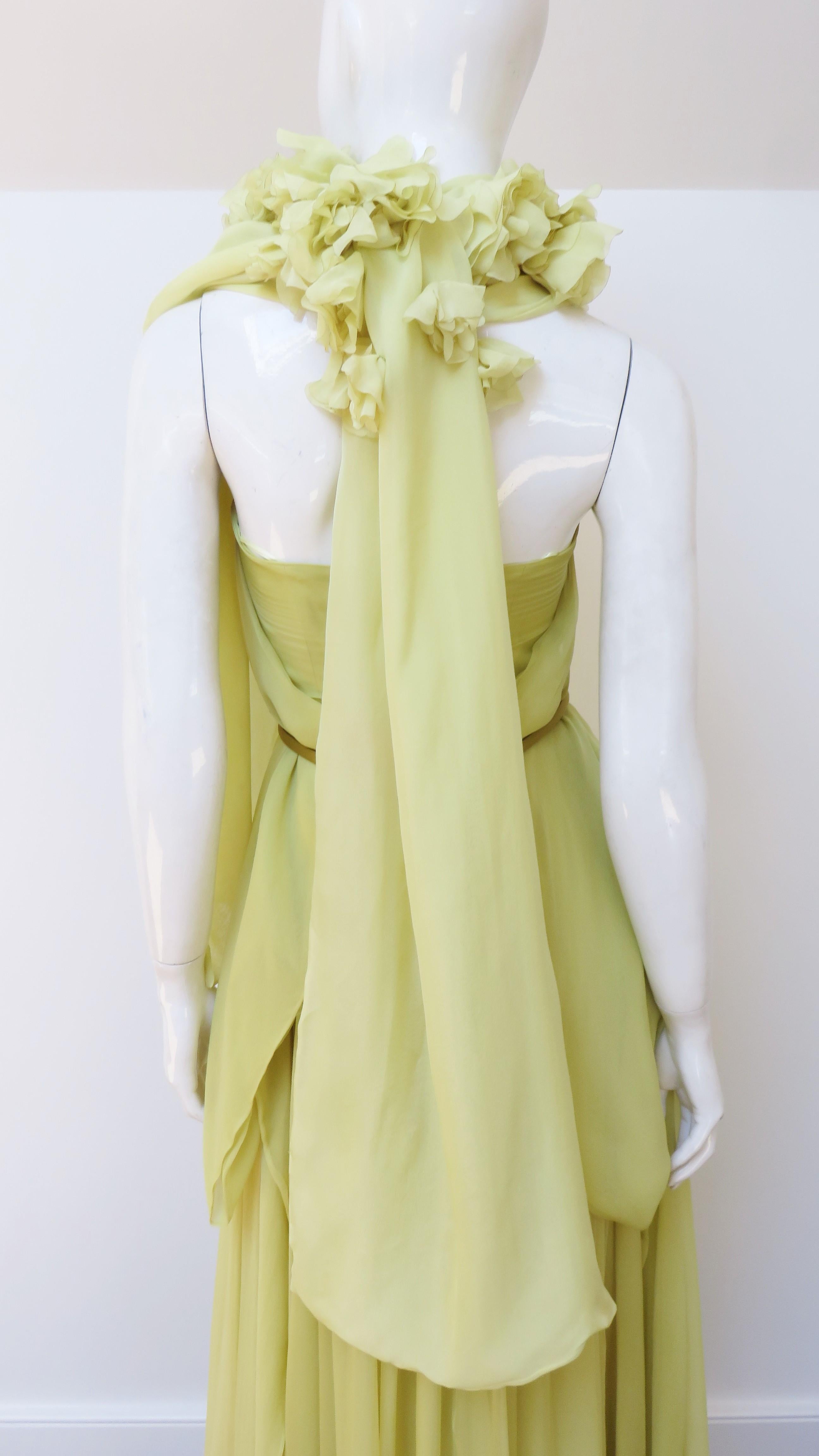 Gucci S/S 2011 - Robe sans bretelles, ceinture à fleurs et pantalon sexy en vente 12