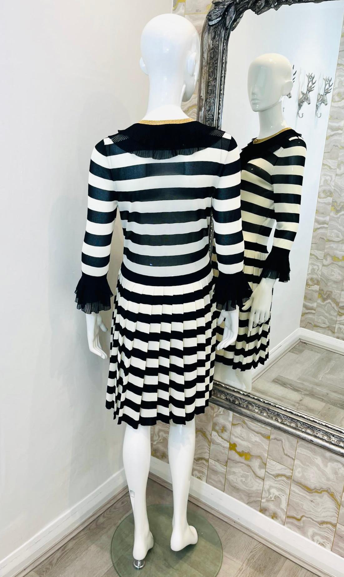 Gucci Striped Dress with 'GG' Pearl Buttons In Excellent Condition For Sale In London, GB