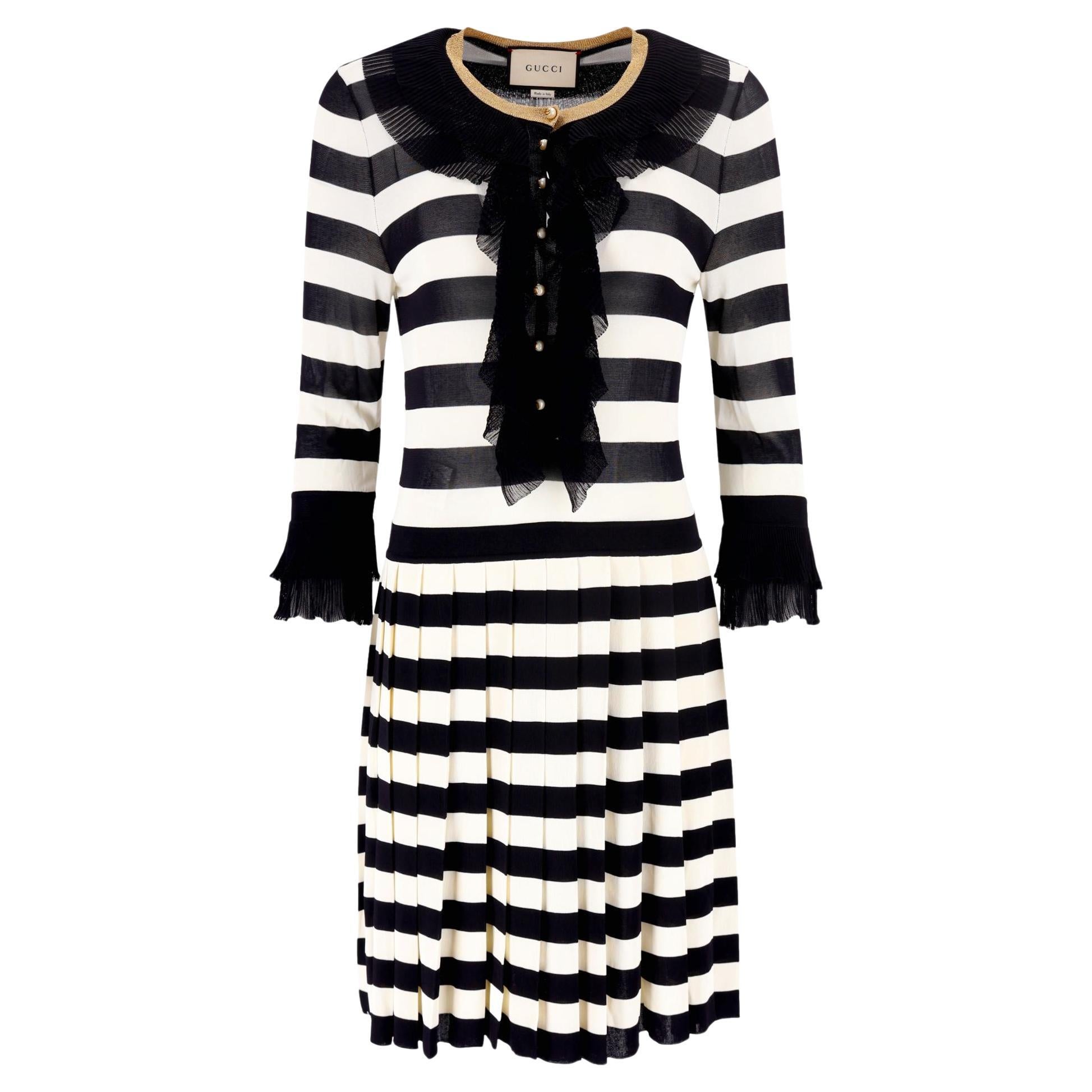 Robe à rayures avec boutons en perles 'GG' de Gucci en vente