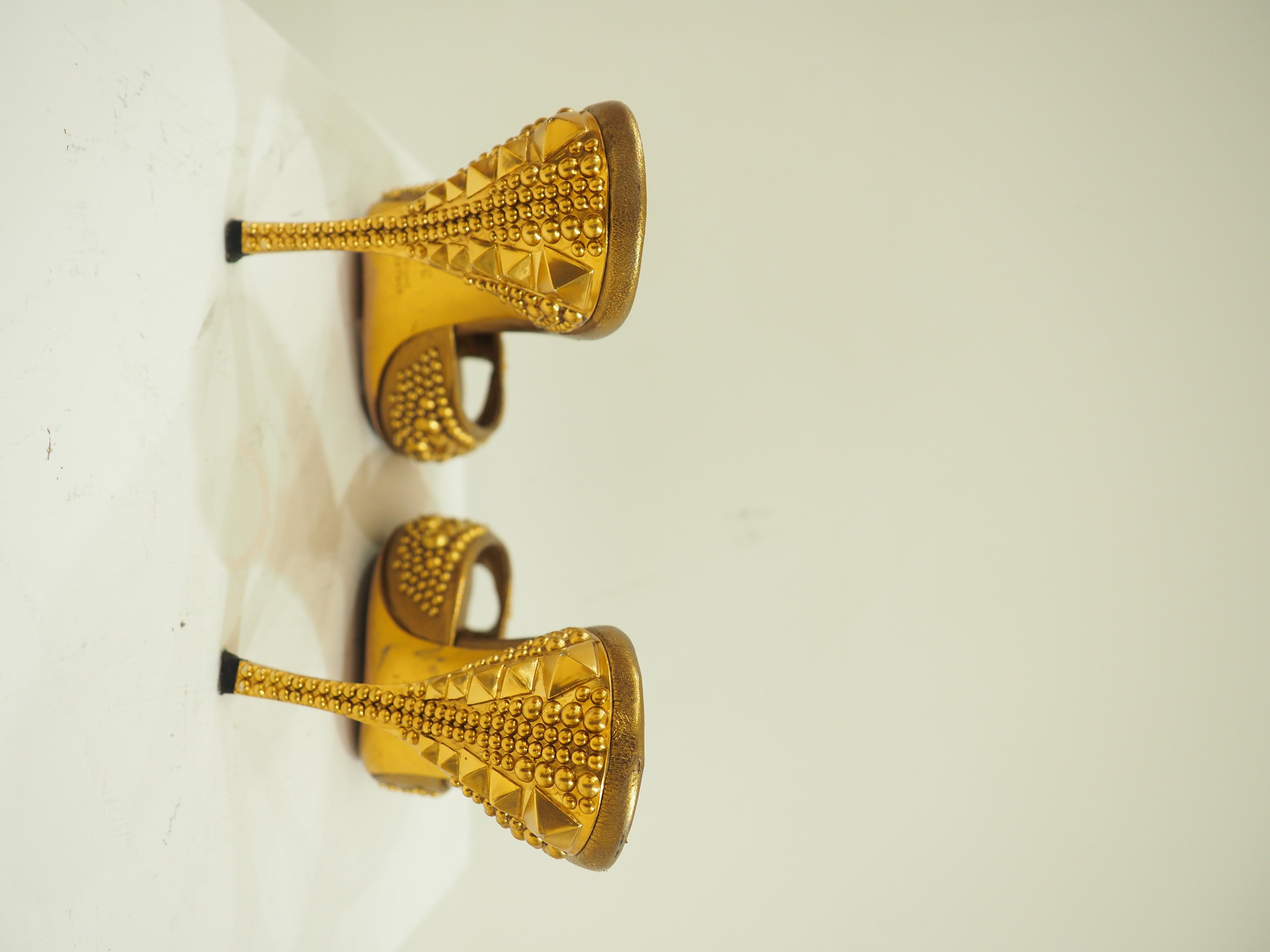 gucci gold sandles