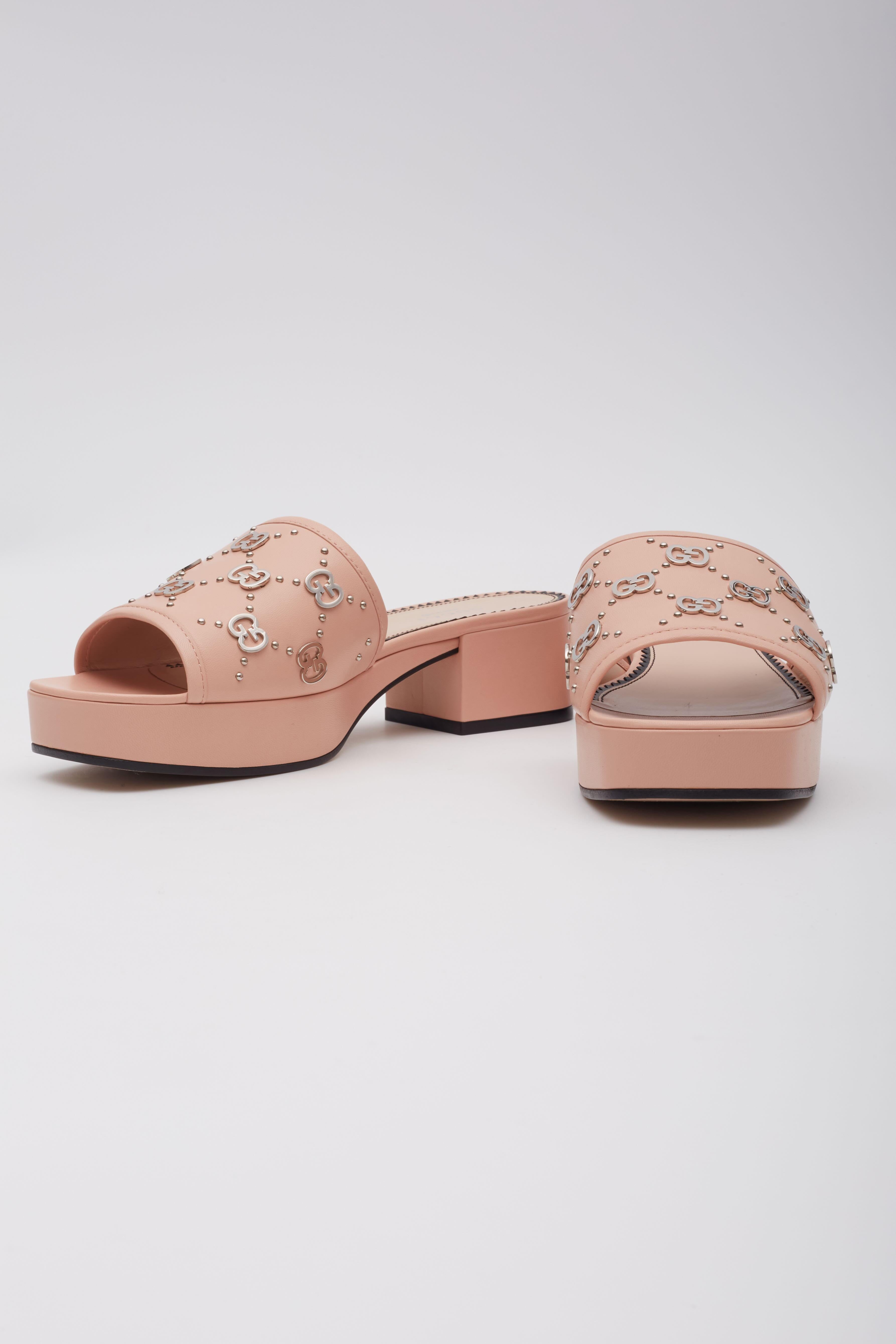 Gucci Studs Perfect Pink 40mm Platform Sandals EU 39.5 In Excellent Condition For Sale In Montreal, Quebec