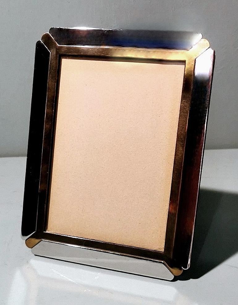 Marco italiano de acero y latón estilo Gucci siglo XX en venta