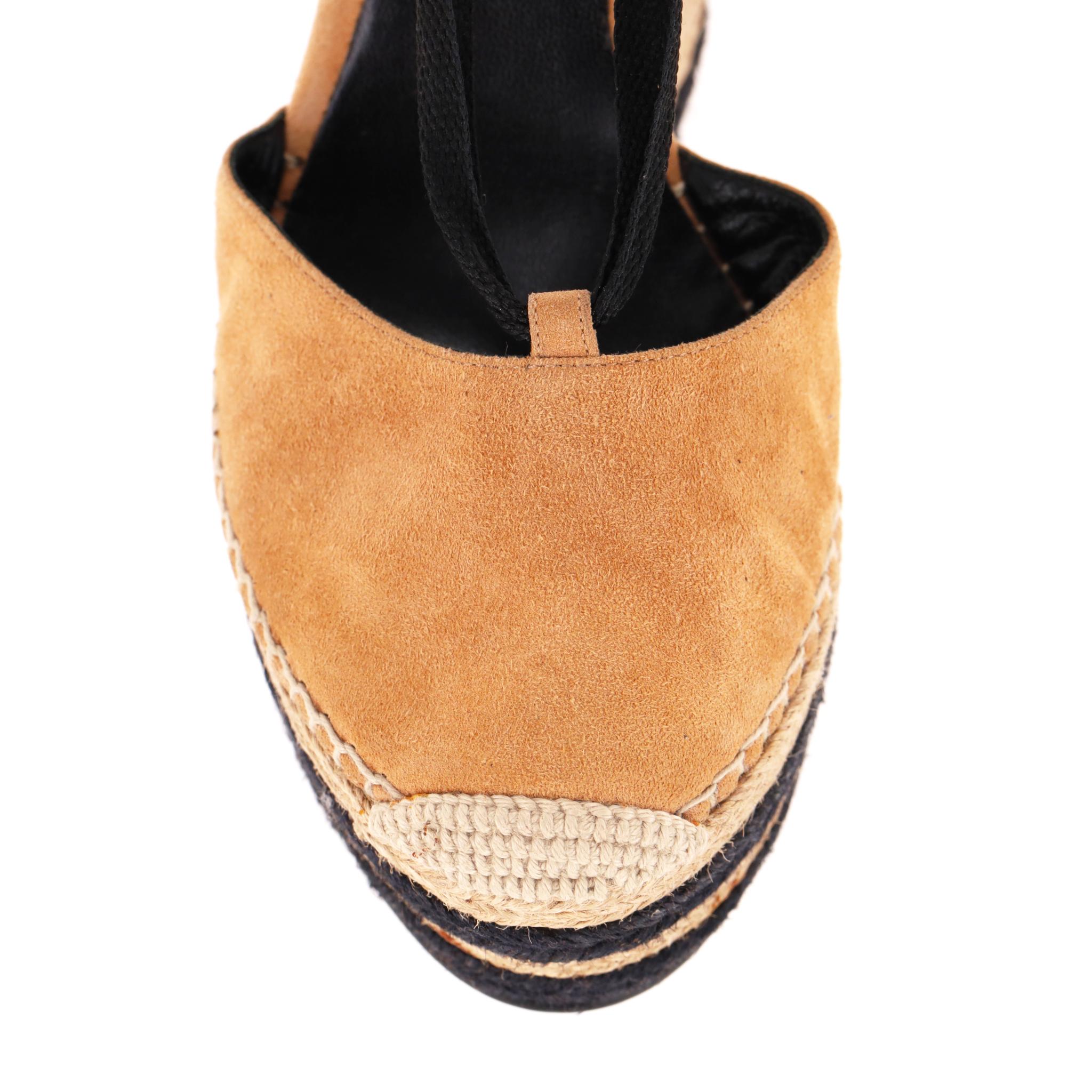 Gucci Espadrille-Keilsandalen aus Wildleder im Angebot 3