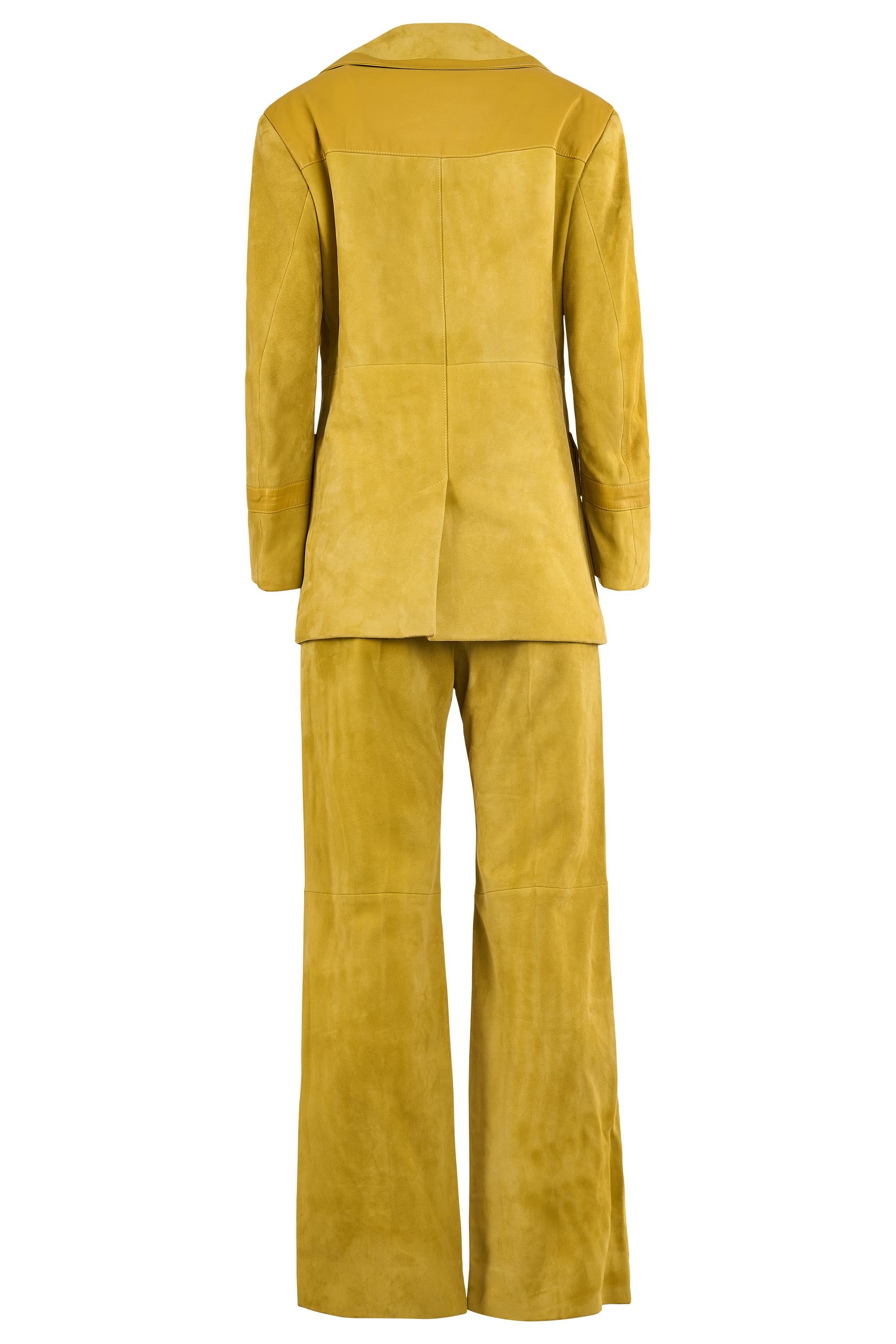 Gucci Set in pelle scamosciata giallo senape ispirato agli anni '70 in vendita 7