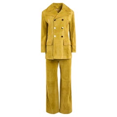 Conjunto Gucci de ante amarillo mostaza inspirado en los años 70