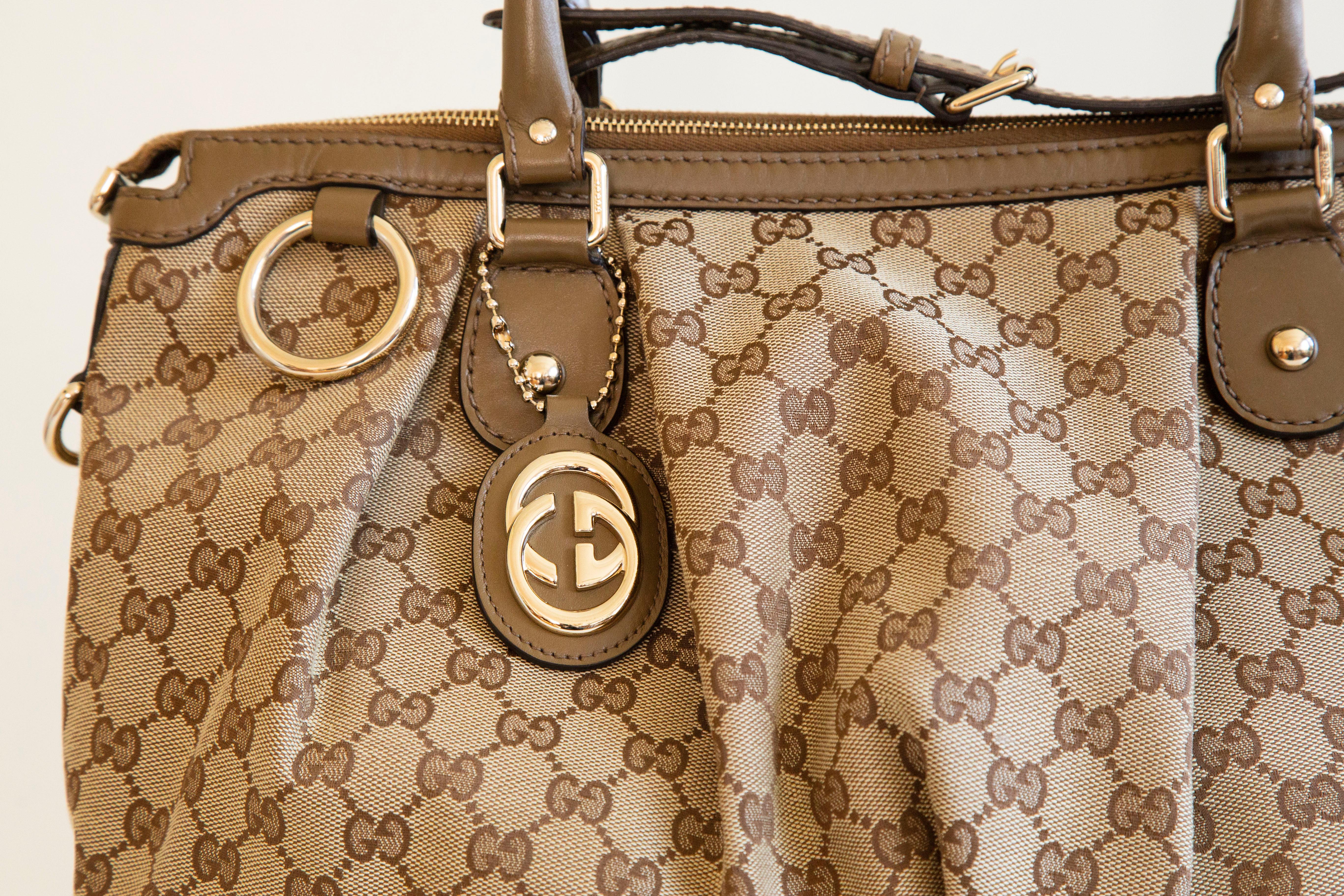 Gucci Sukey GG Canvas Top Handle Satchel Crossbody Shoulder Bag For Sale 11