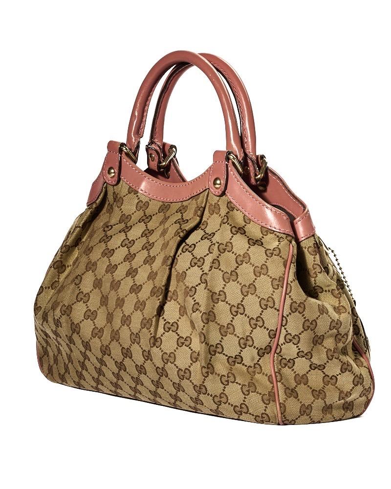 Gucci Sukey Small GG Supreme Rosa In condizioni buone in vendita a Torre Del Greco, IT
