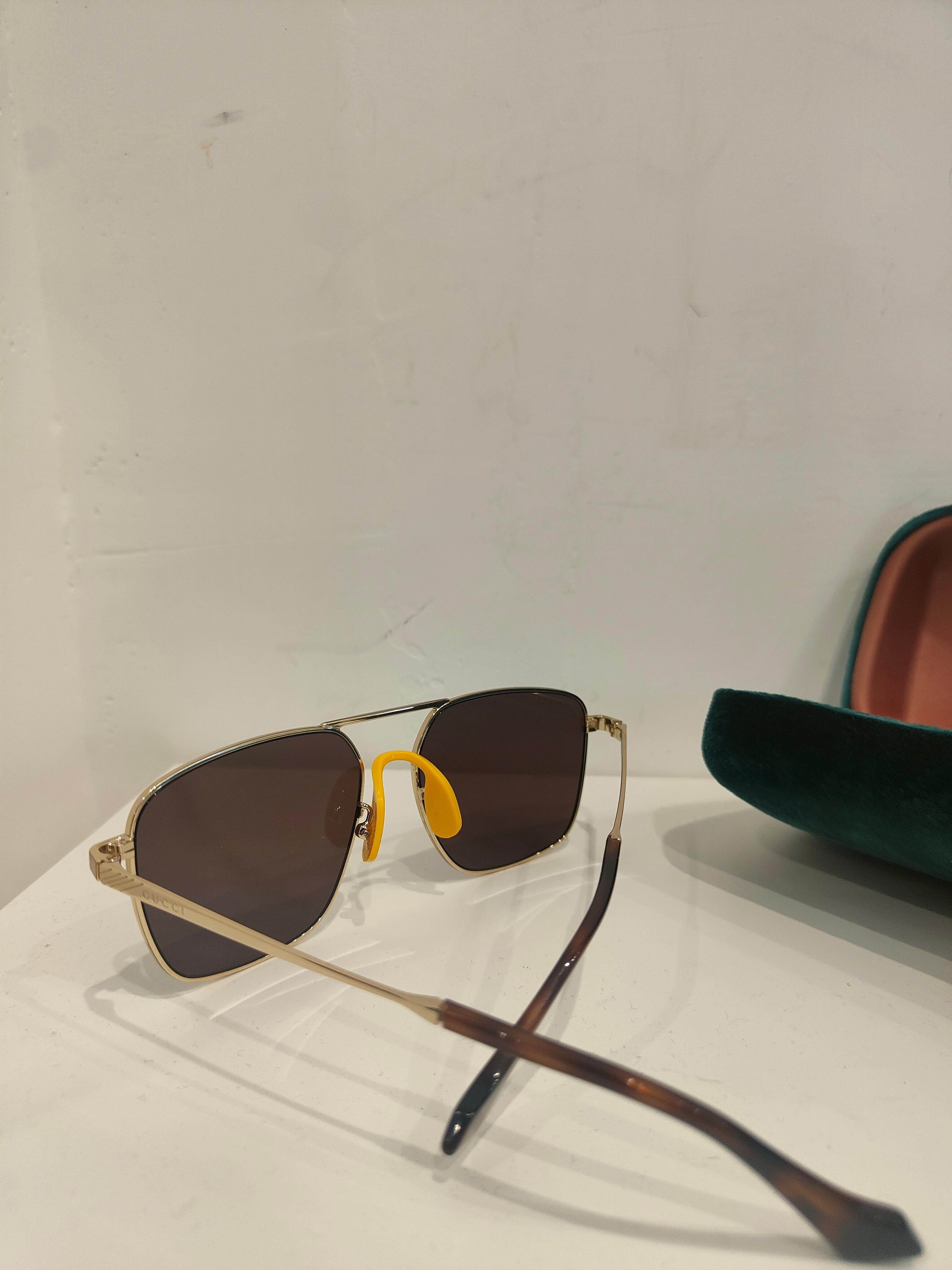 Gucci sunglasses NWOT and box 1