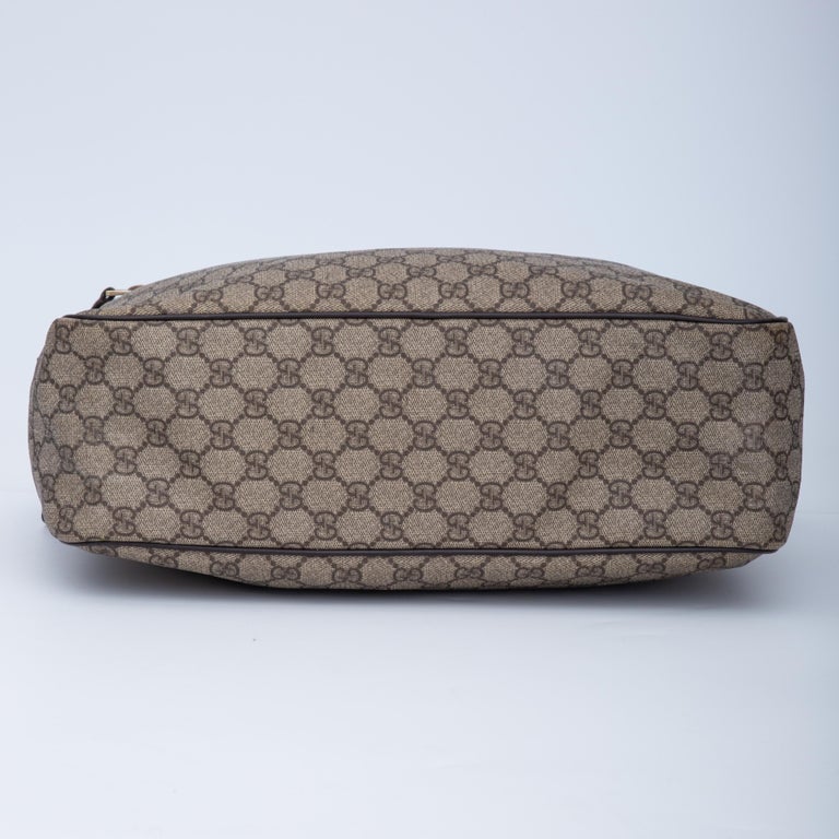 Gucci Supreme GG Beige Coated Canvas Messenger Bag (211107