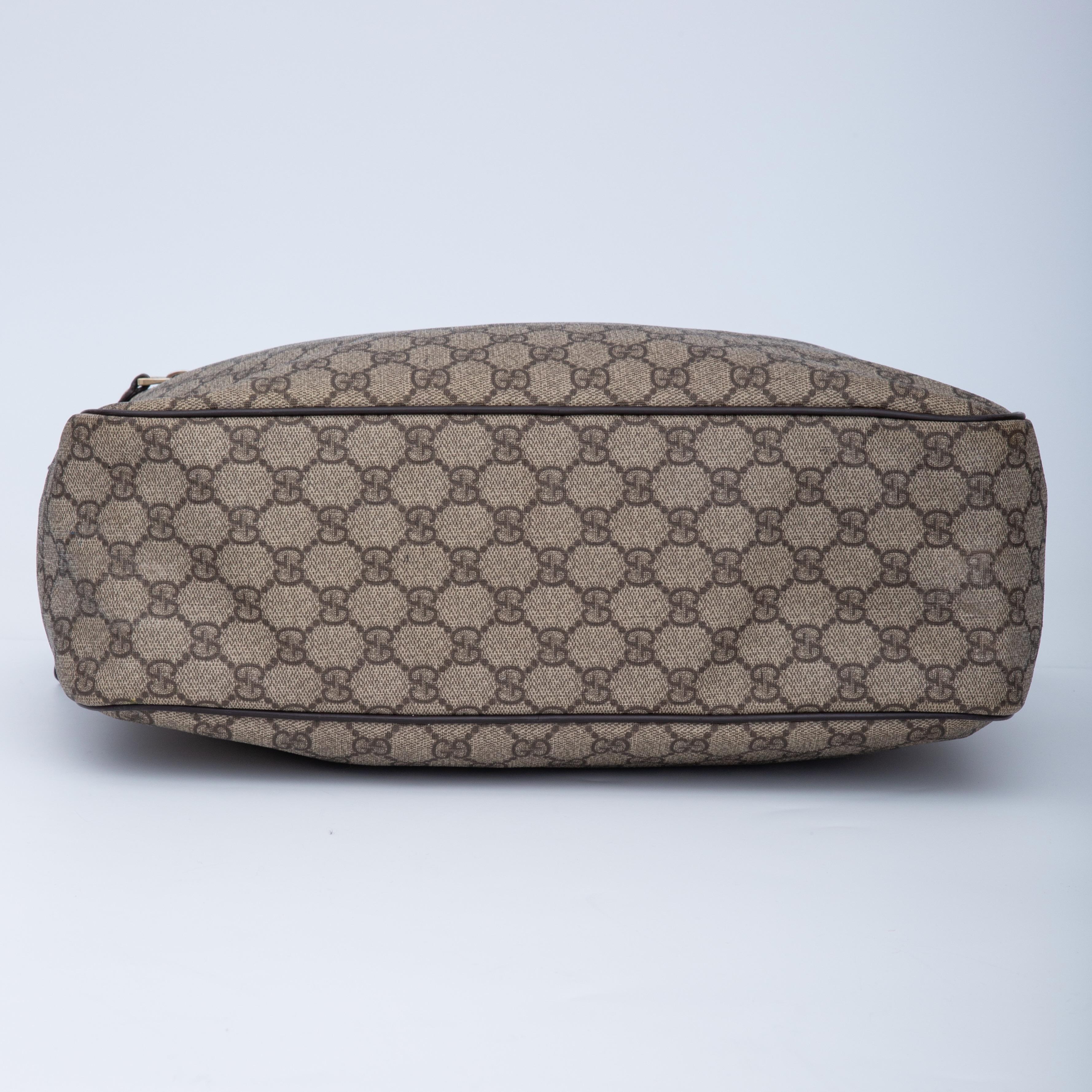 Women's or Men's Gucci Supreme GG Beige Coated Canvas Messenger Bag (211107) For Sale
