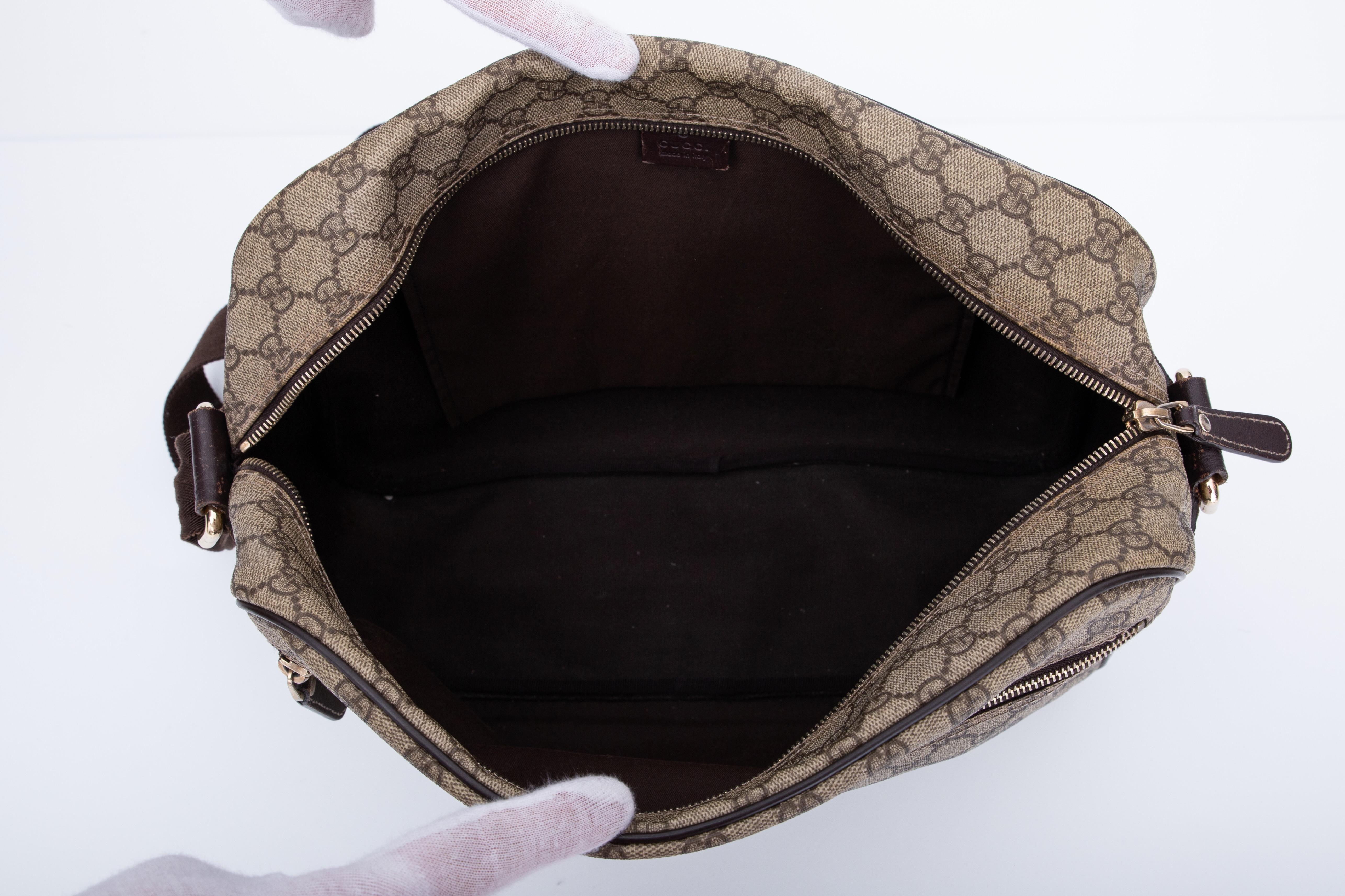 Gucci Supreme GG Beige Coated Canvas Messenger Bag (211107) For Sale 1