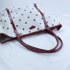 Gucci Supreme Heart 866609 White Coated Canvas Tote