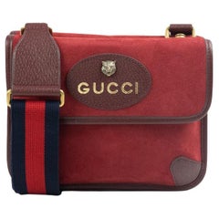 GUCCI Supreme Umhängetasche aus rotem Wildleder