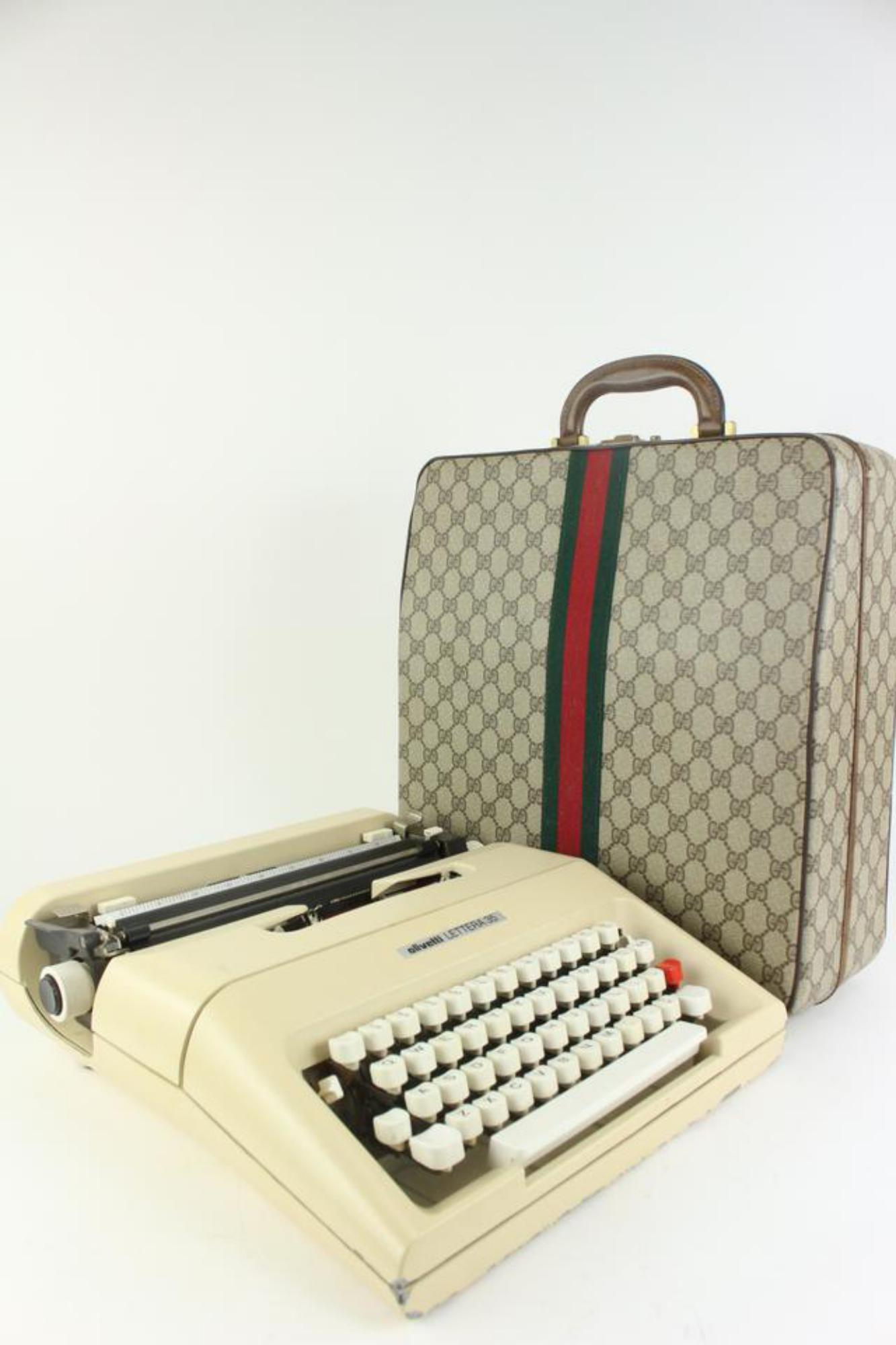 Gucci Supreme Web Typerwriter Carrying Case Olivetti Lettera 35 1217g22
Made In: Italy
Measurements: Length:  14