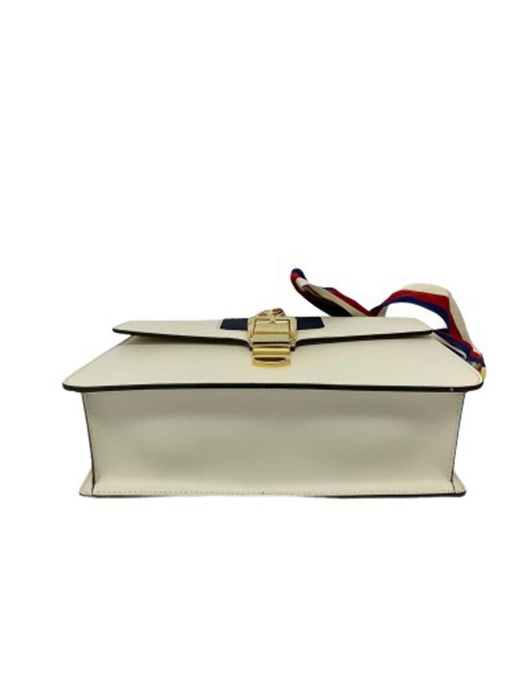 Gucci Sylvie Bianca Shoulder Bag in Leather with Golden Hardware In New Condition In Torre Del Greco, IT