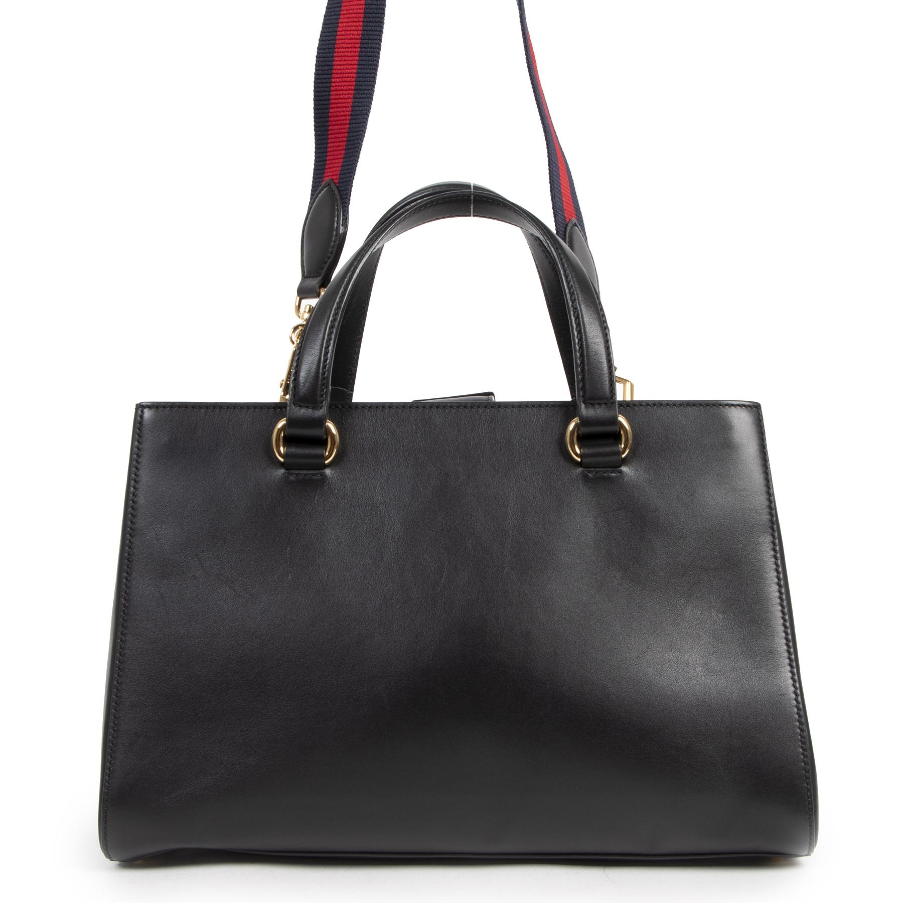 Gucci Sylvie Black Shoulder Bag In Excellent Condition In Antwerp, BE